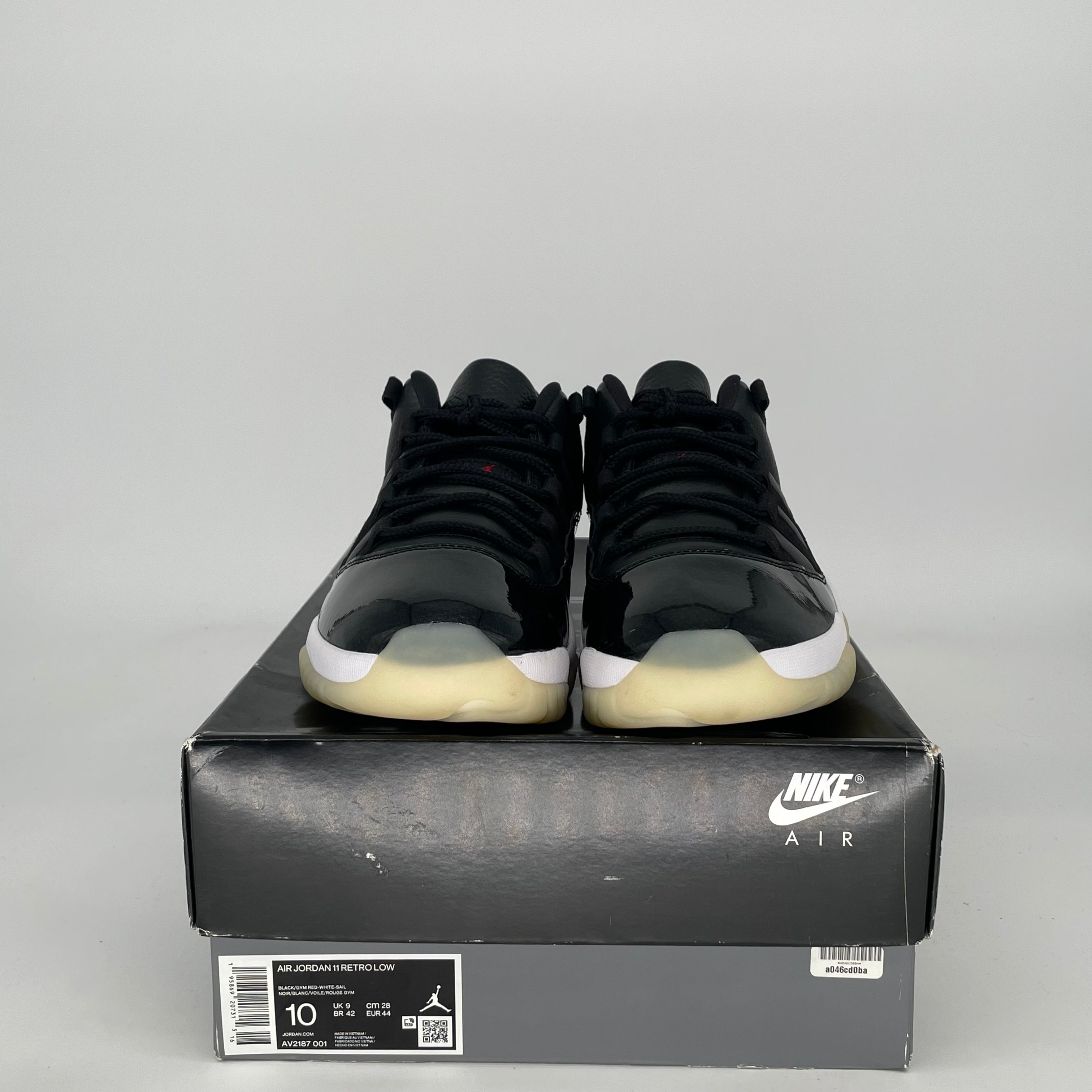 AIR JORDAN 11 72-10 AV2187-001 SIZE 10/11.5W
