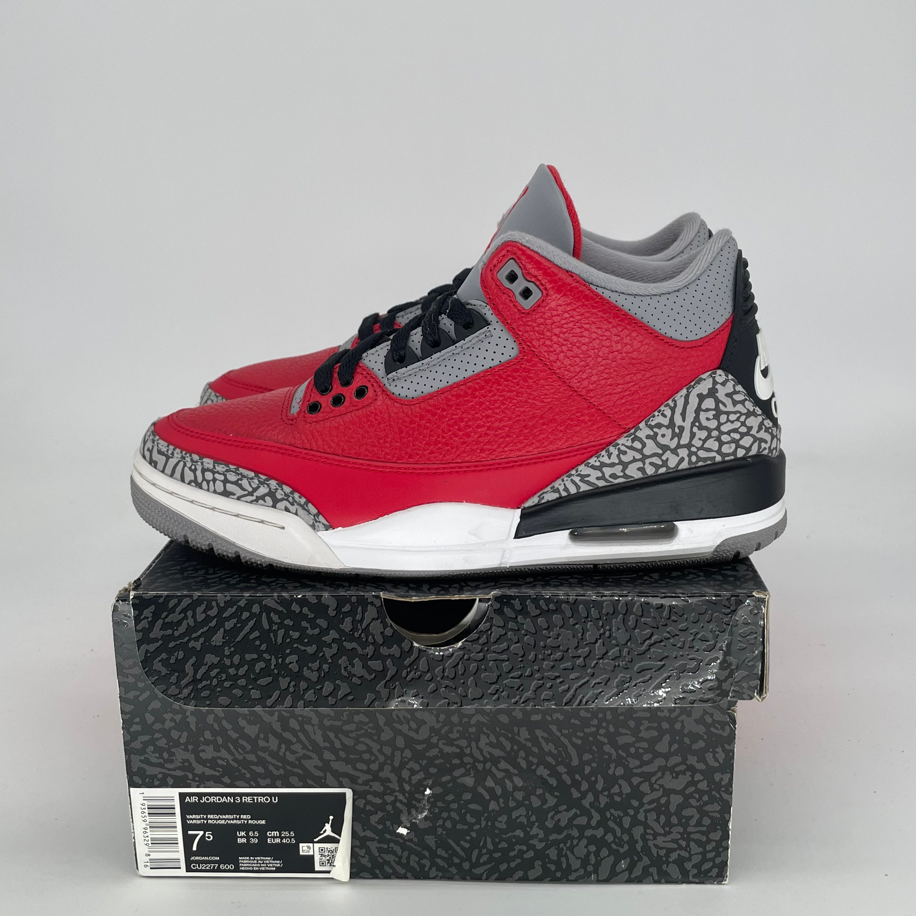 AIR JORDAN 3 UNITE CHI CU2277-600 SIZE 7.5/9W