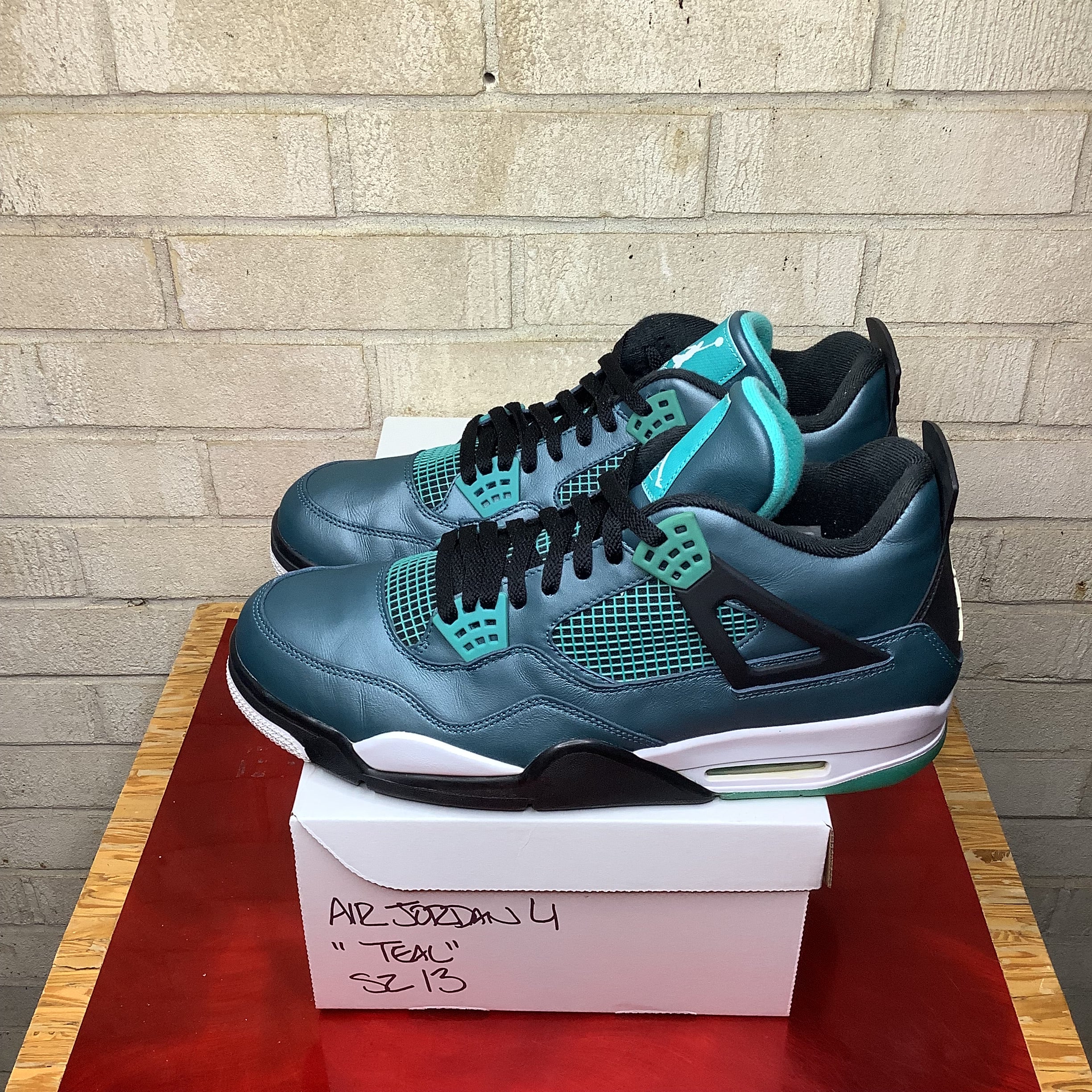 AIR JORDAN 4 TEAL SIZE 13 705331-330