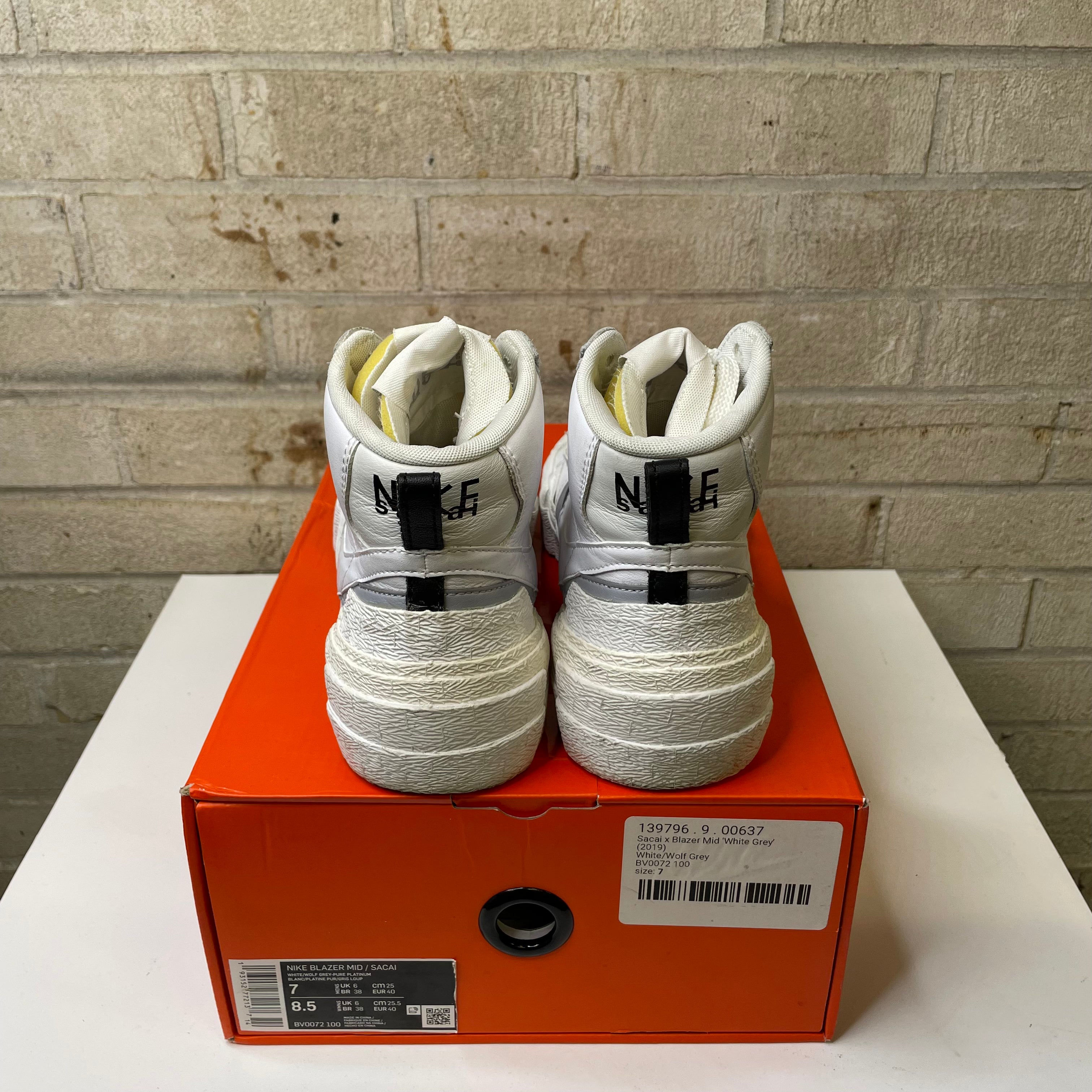 NIKE BLAZER MID SACAI WHITE GREY SIZE 7 BV0072-100