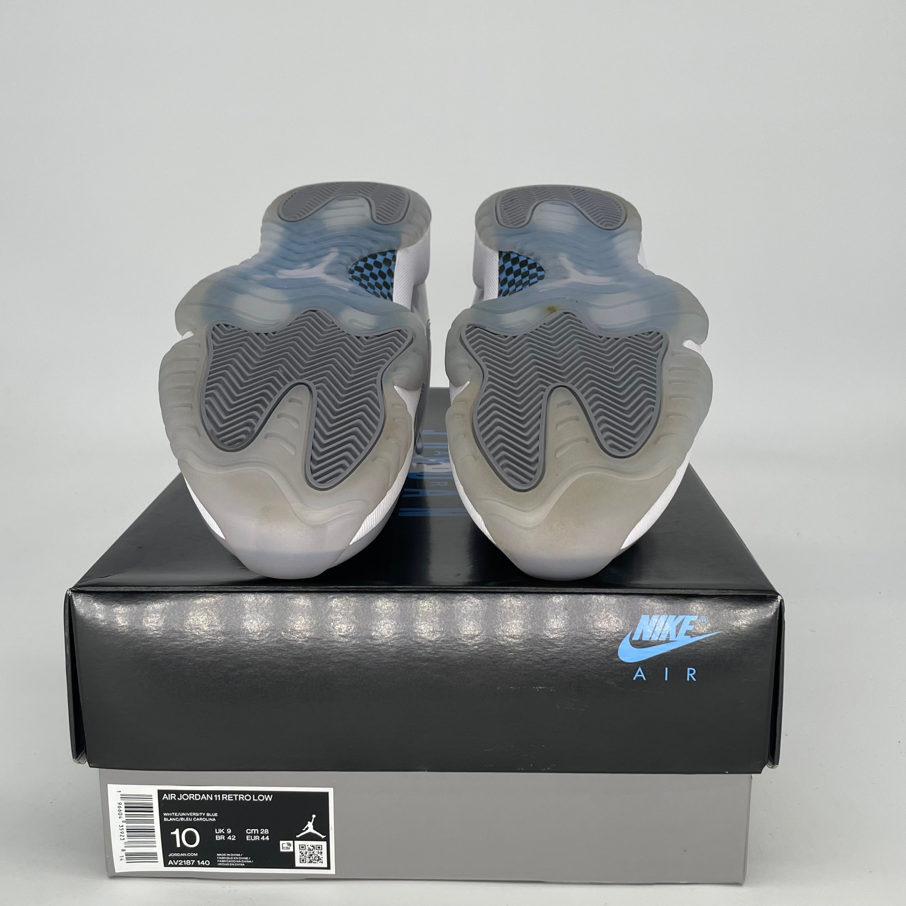 AIR JORDAN 11 LOW CEMENT GREY AV2187-140 SIZE 10/11.5W