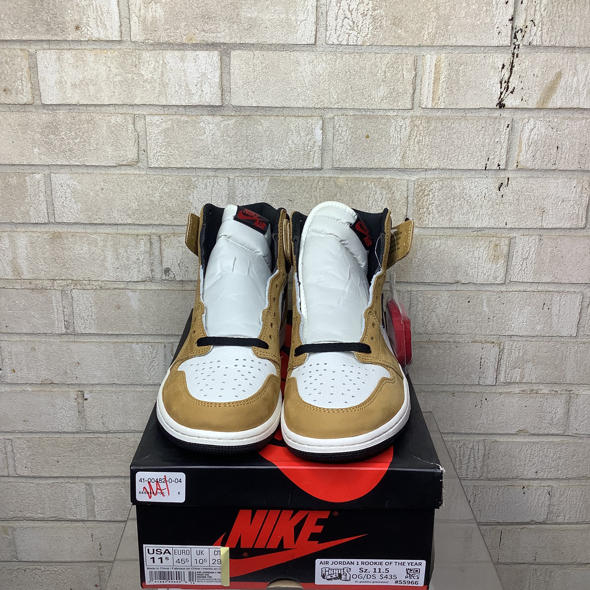 AIR JORDAN 1 ROOKIE OF THE YEAR SIZE 11.5 555088-700