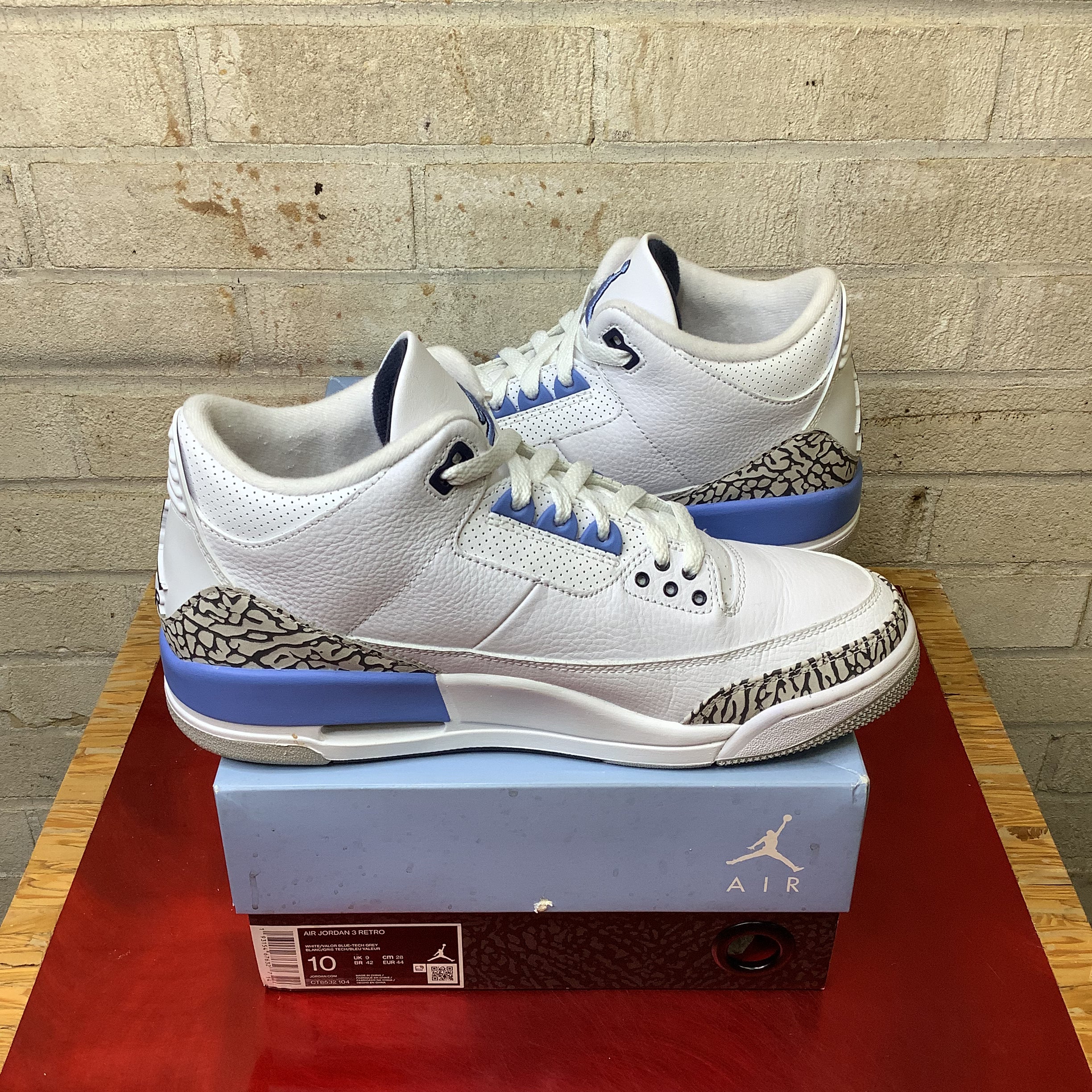 AIR JORDAN 3 UNC SIZE 10 CT8532-104