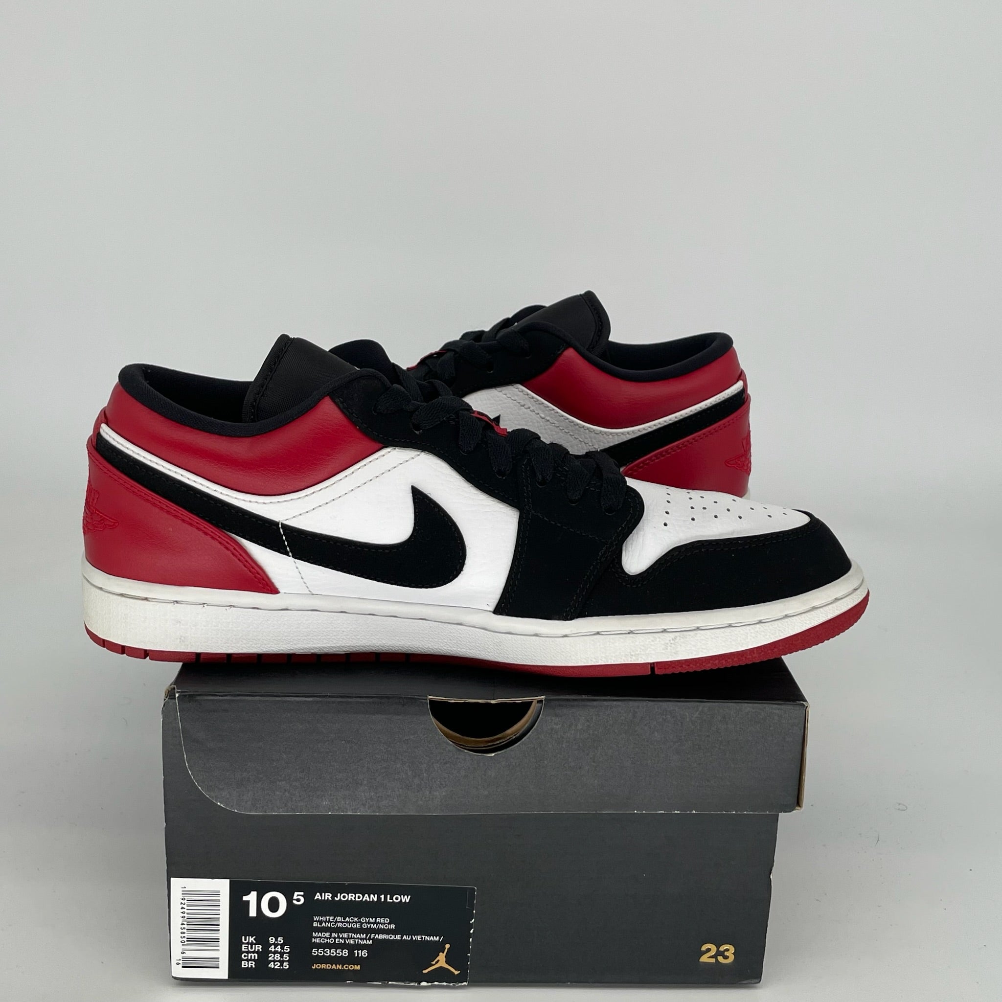 AIR JORDAN 1 LOW BLACK TOE SIZE 10.5 553558-116