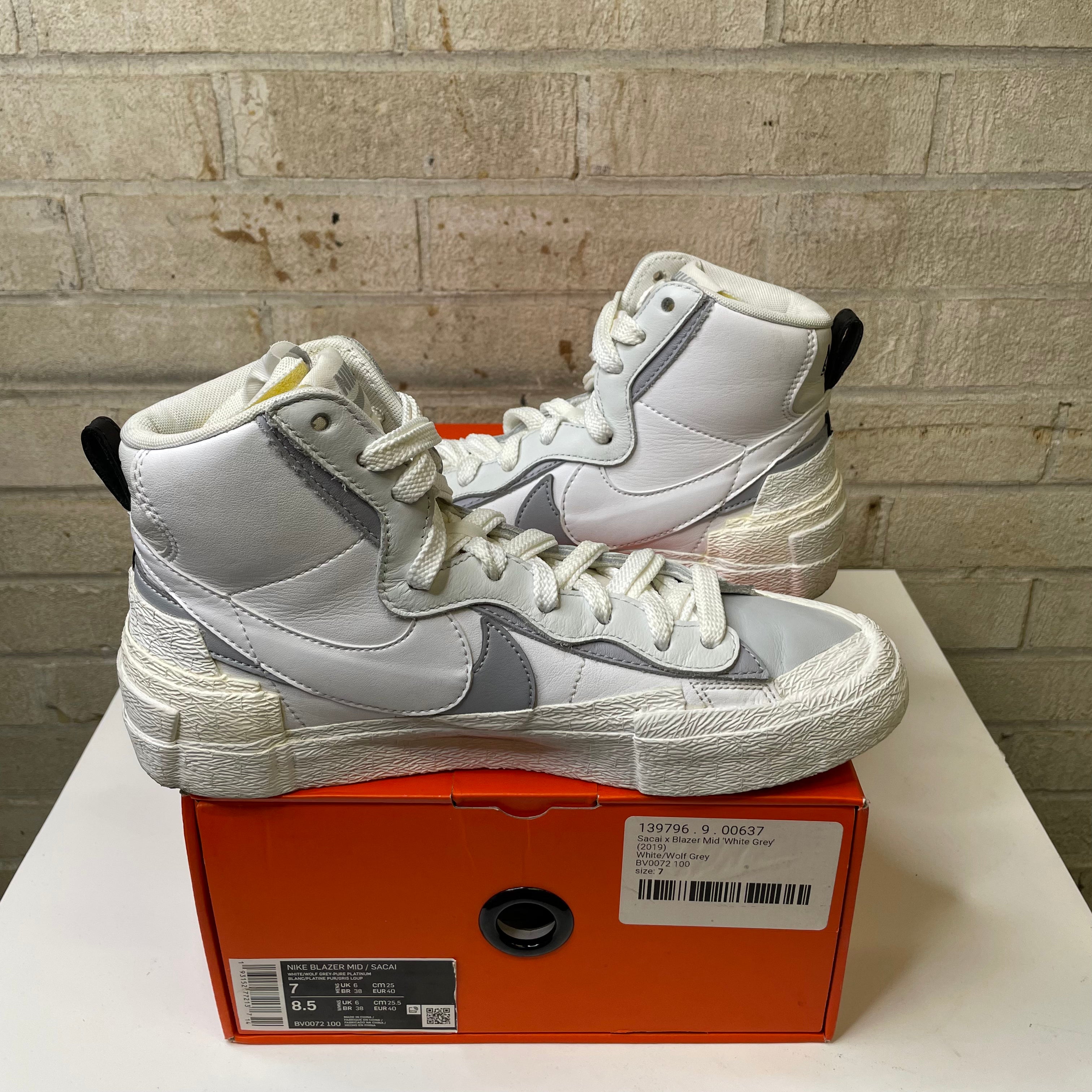 NIKE BLAZER MID SACAI WHITE GREY SIZE 7 BV0072-100