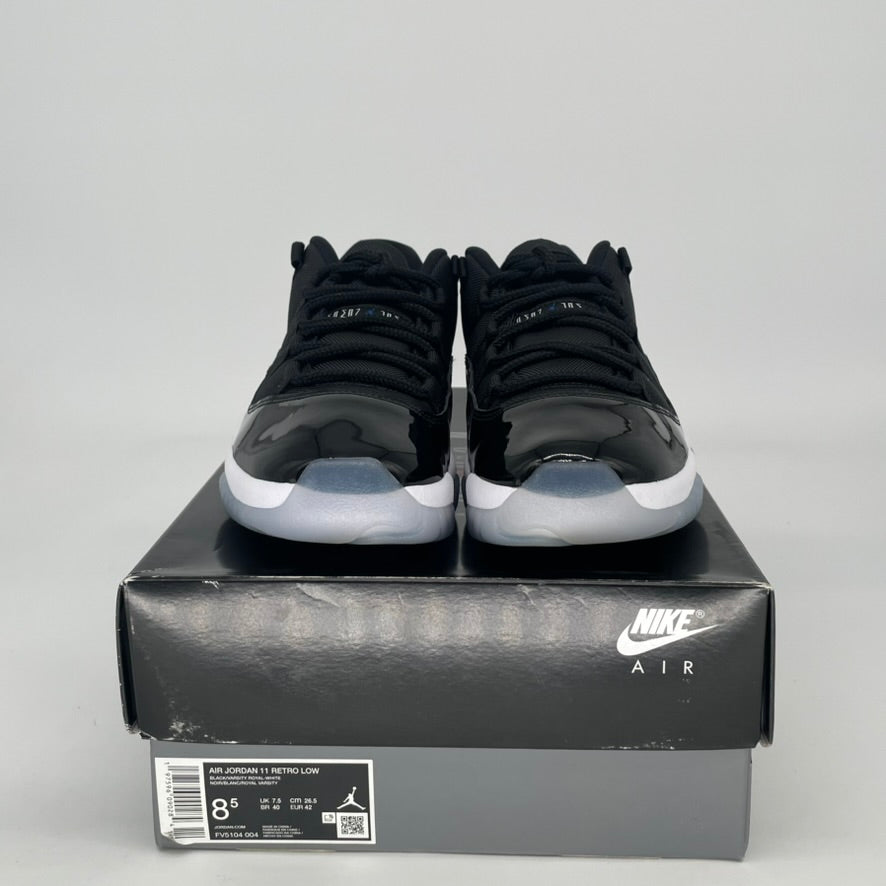 AIR JORDAN 11 LOW SPACE JAM FV5104-004 SIZE 8.5/10W
