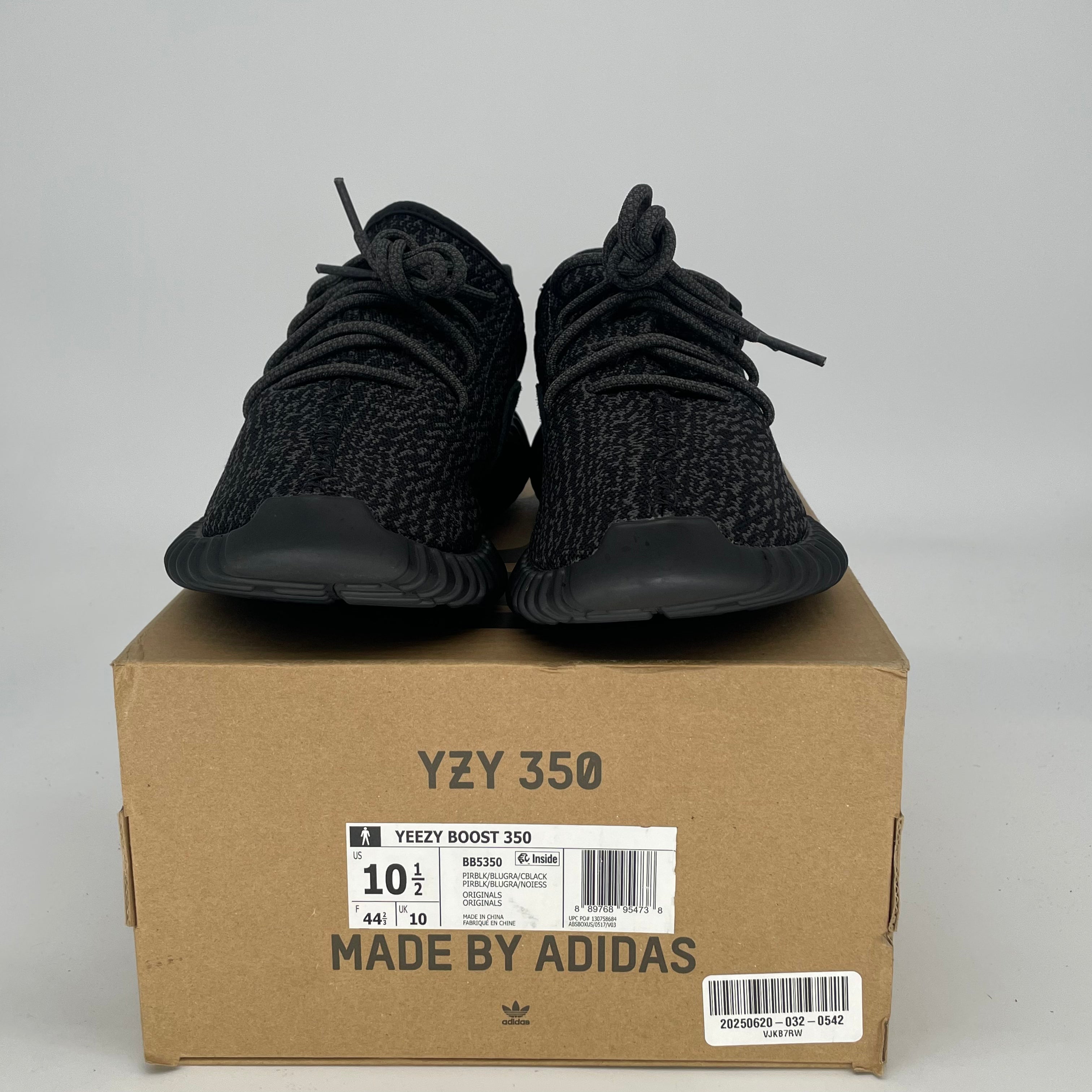 ADIDAS YEEZY 350 PIRATE BLACK BB5350 SIZE 10.5/12W