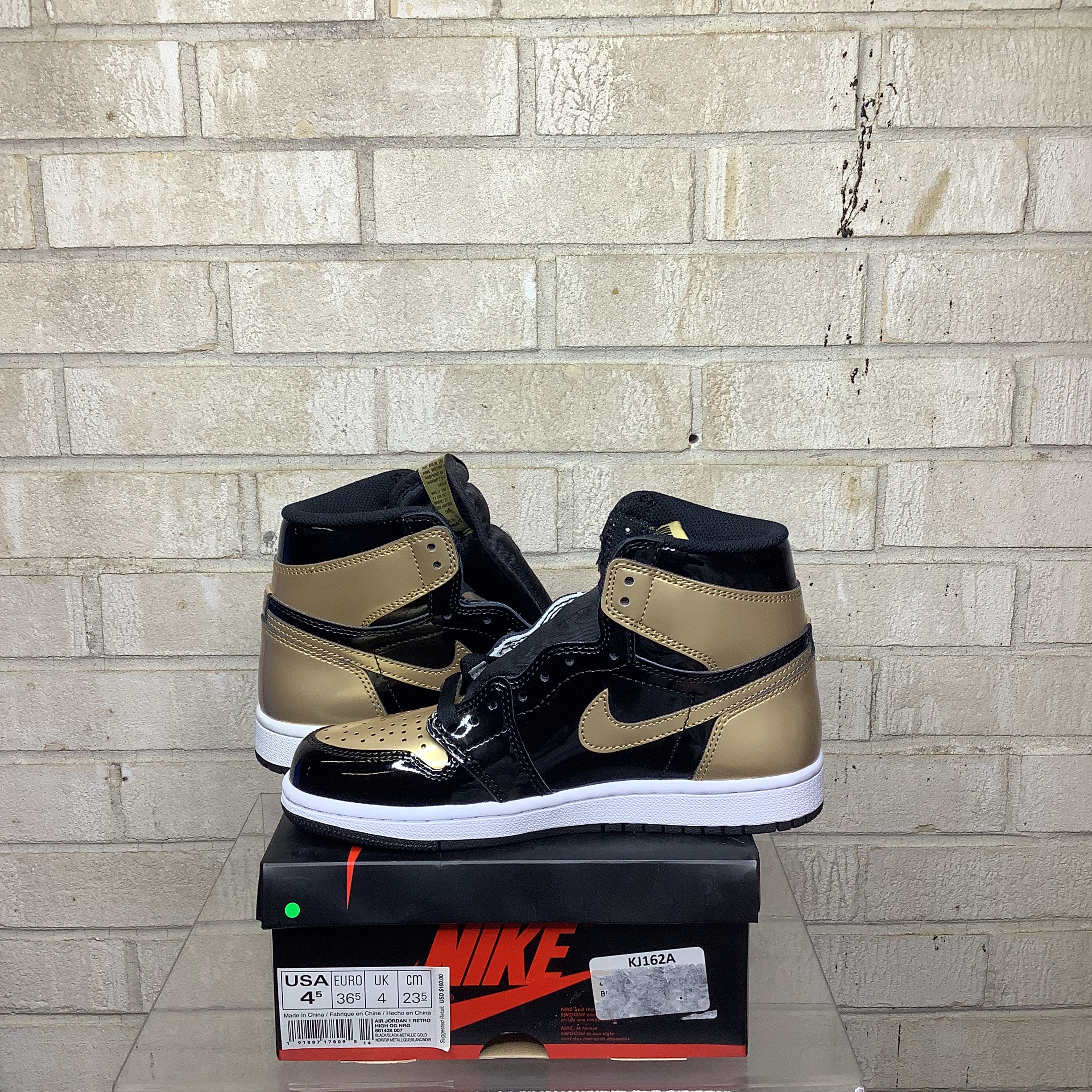 AIR JORDAN 1 GOLD TOE SIZE 4.5 861428-007