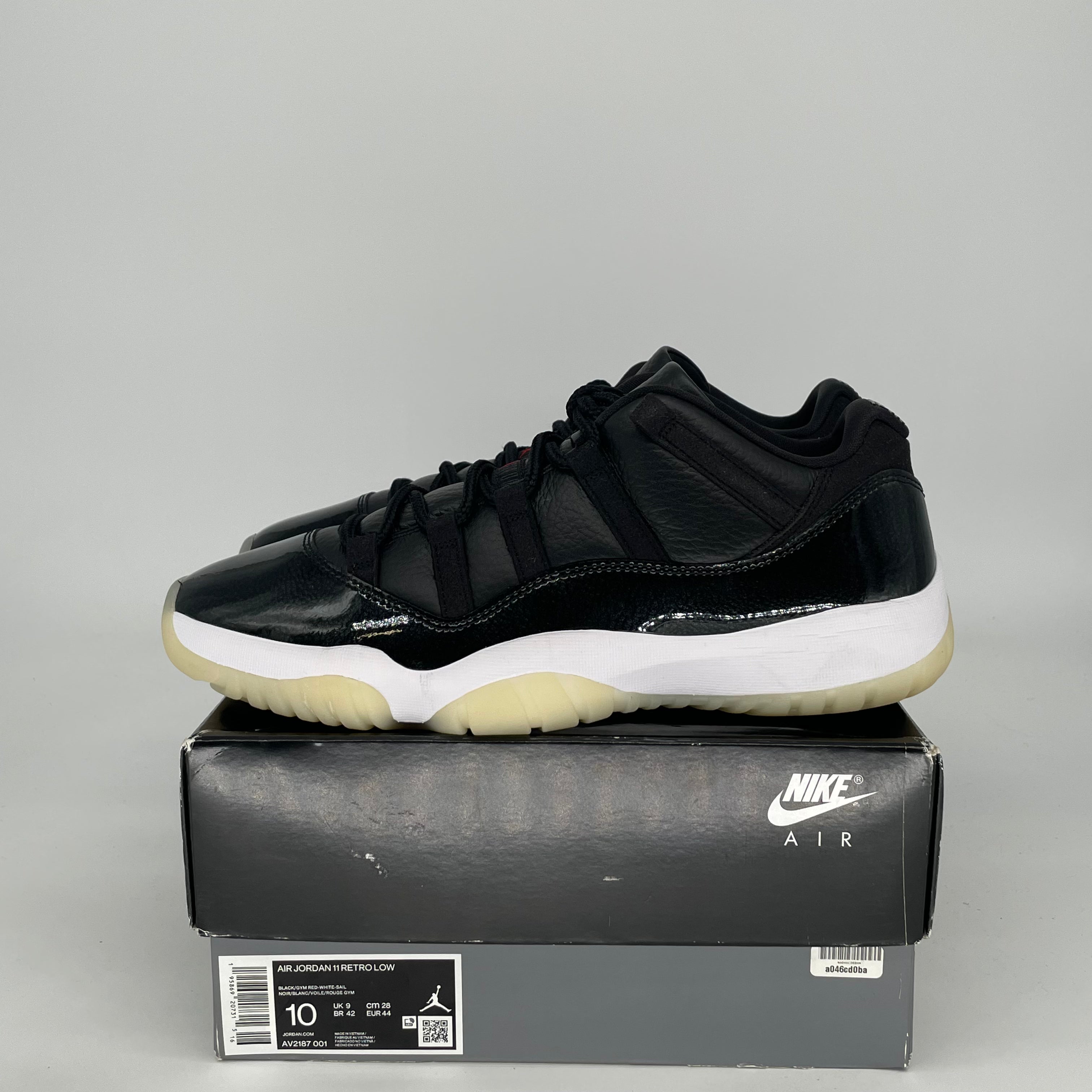 AIR JORDAN 11 72-10 AV2187-001 SIZE 10/11.5W
