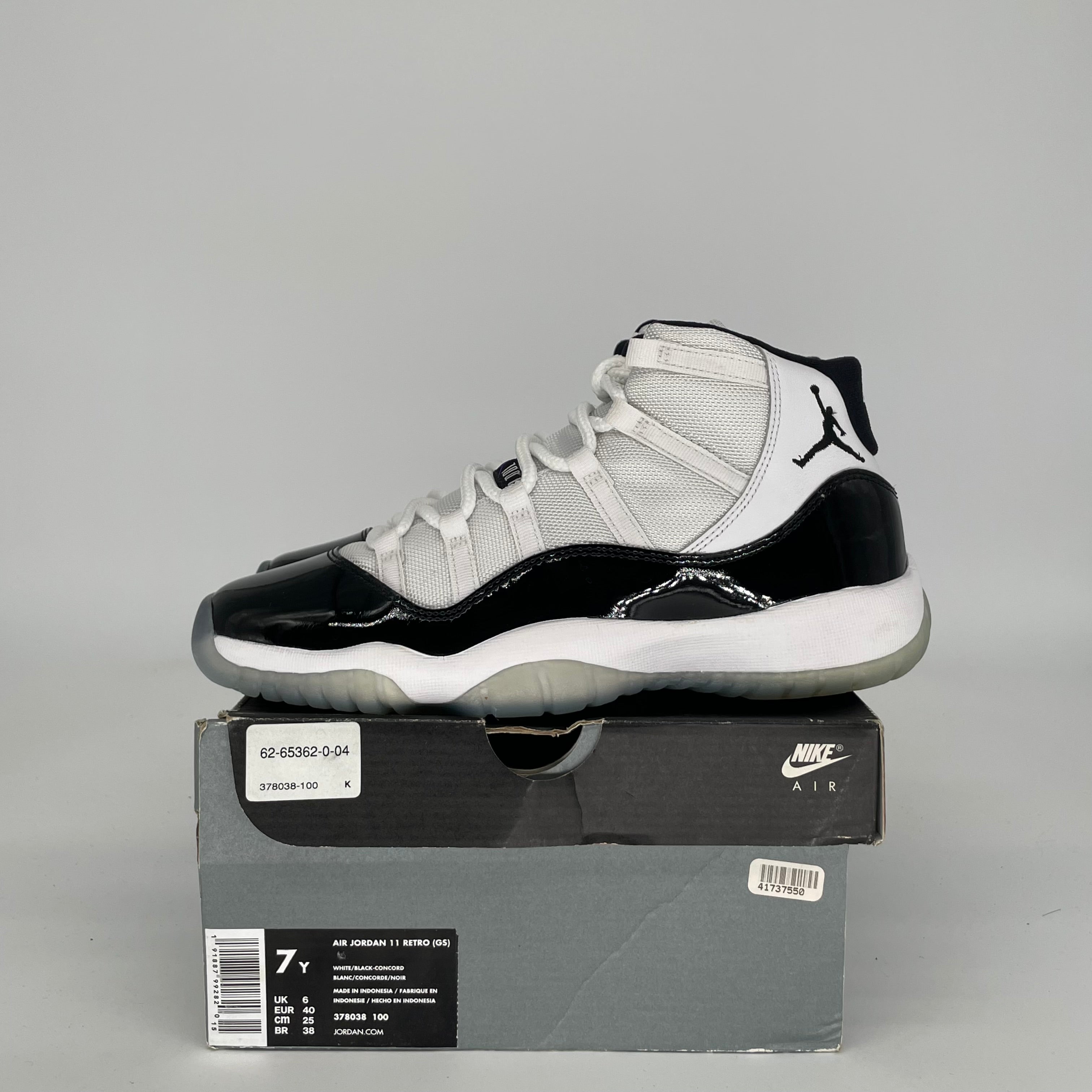 AIR JORDAN 11 CONCORD SIZE 7Y 378038-100