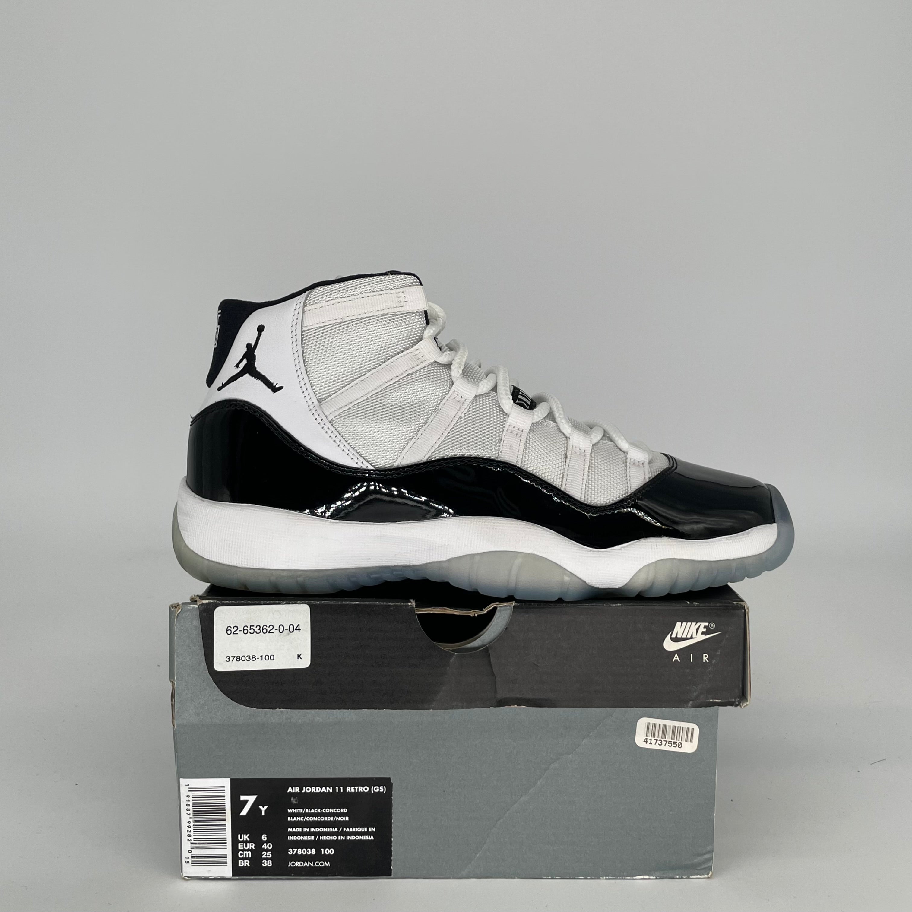 AIR JORDAN 11 CONCORD SIZE 7Y 378038-100