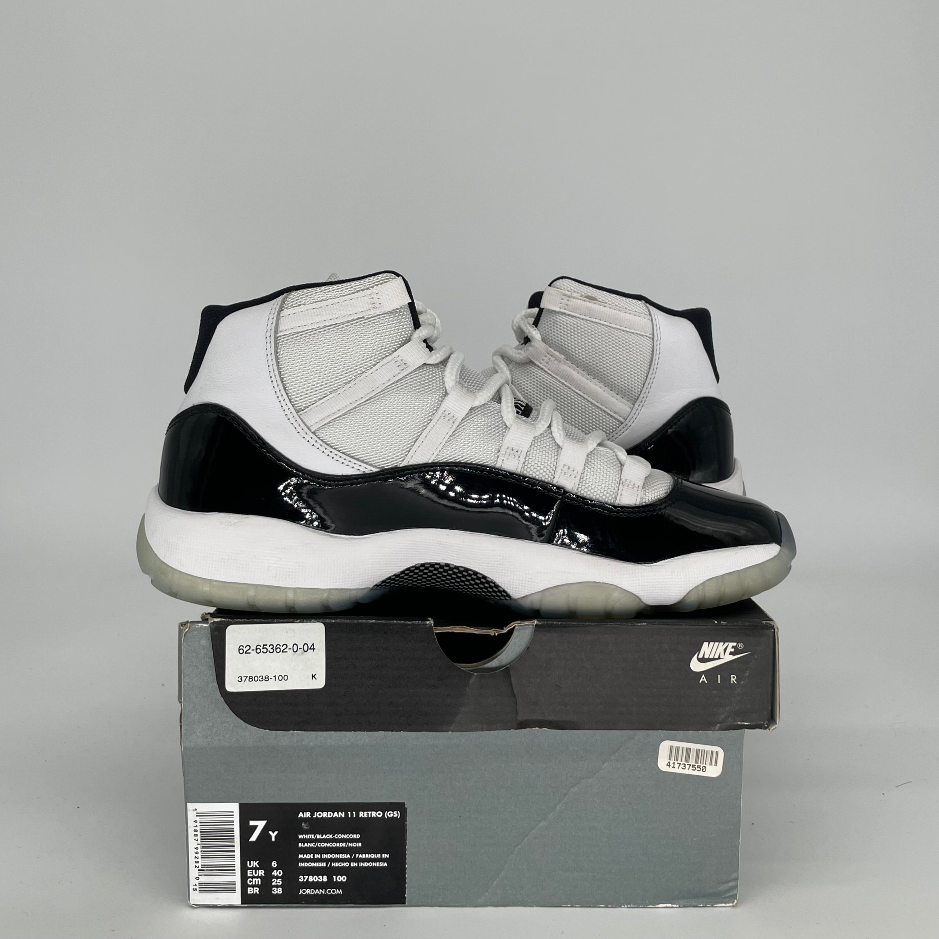 AIR JORDAN 11 CONCORD SIZE 7Y 378038-100