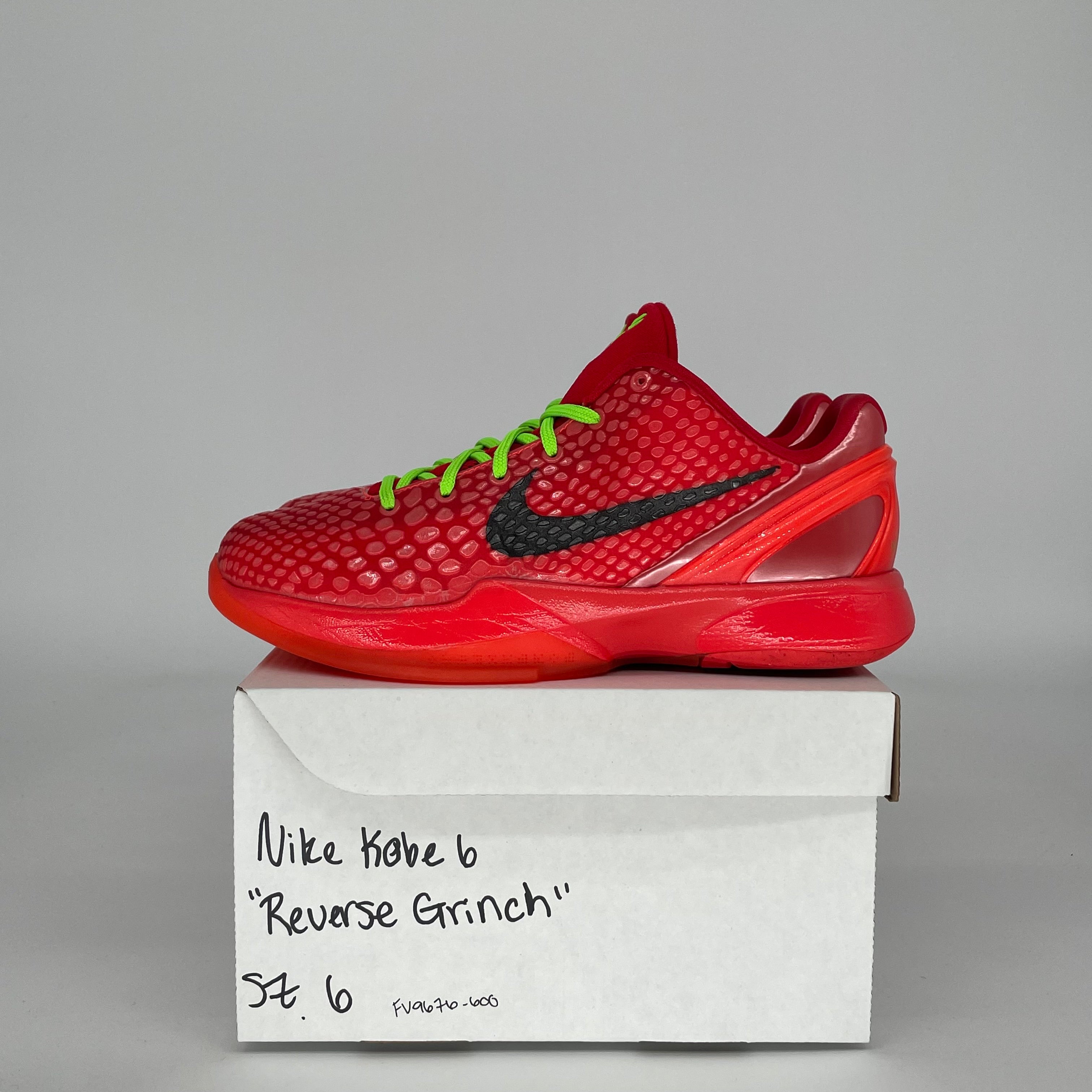 NIKE KOBE 6 REVERSE GRINCH SIZE 6Y FV9676-600