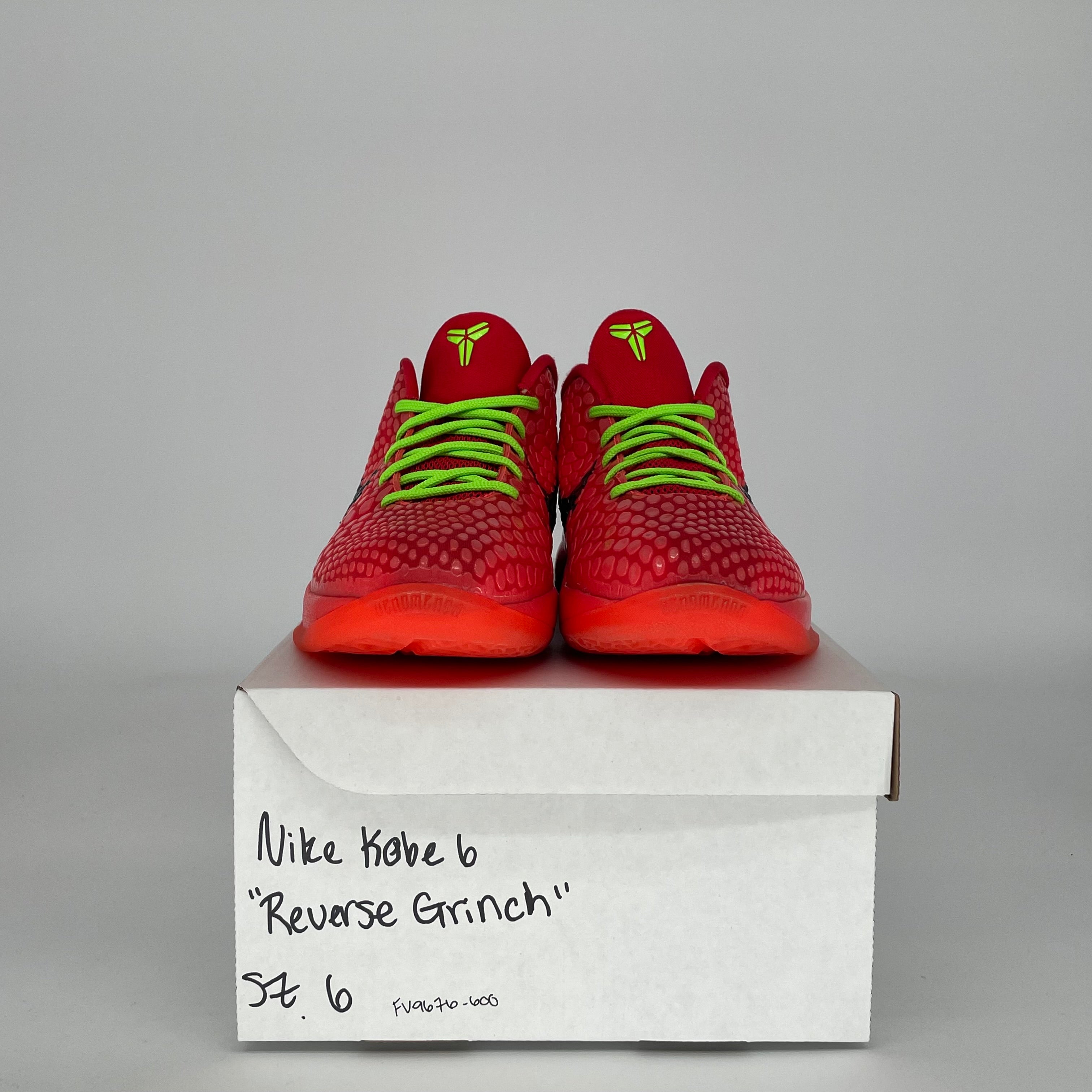 NIKE KOBE 6 REVERSE GRINCH SIZE 6Y FV9676-600