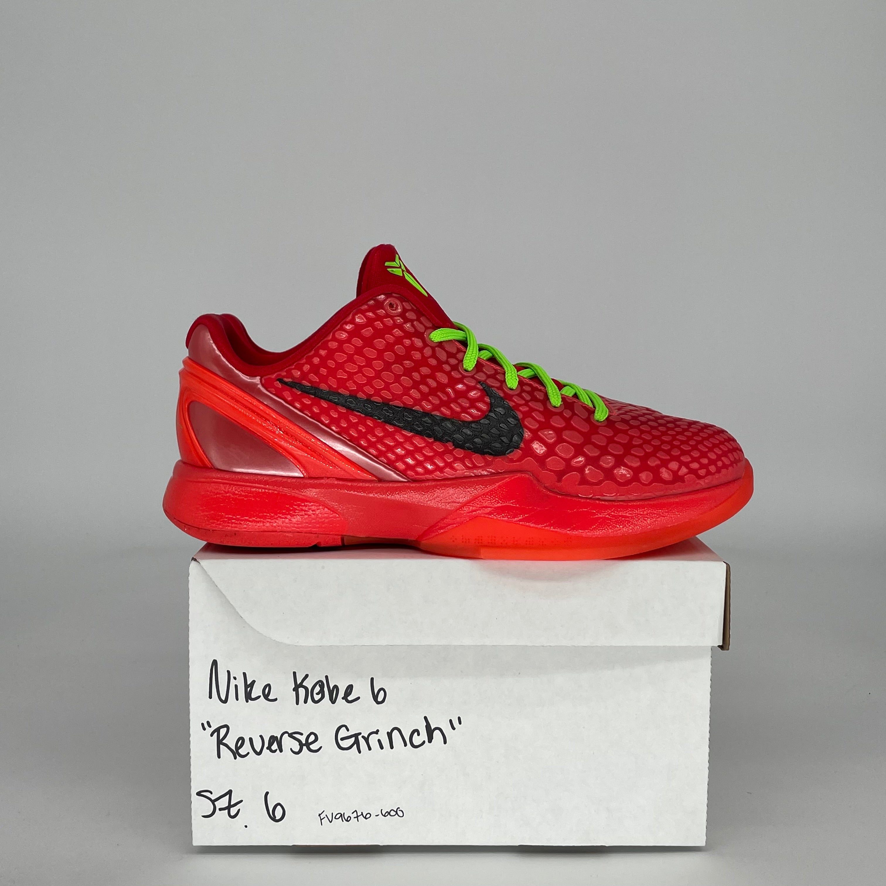 NIKE KOBE 6 REVERSE GRINCH SIZE 6Y FV9676-600