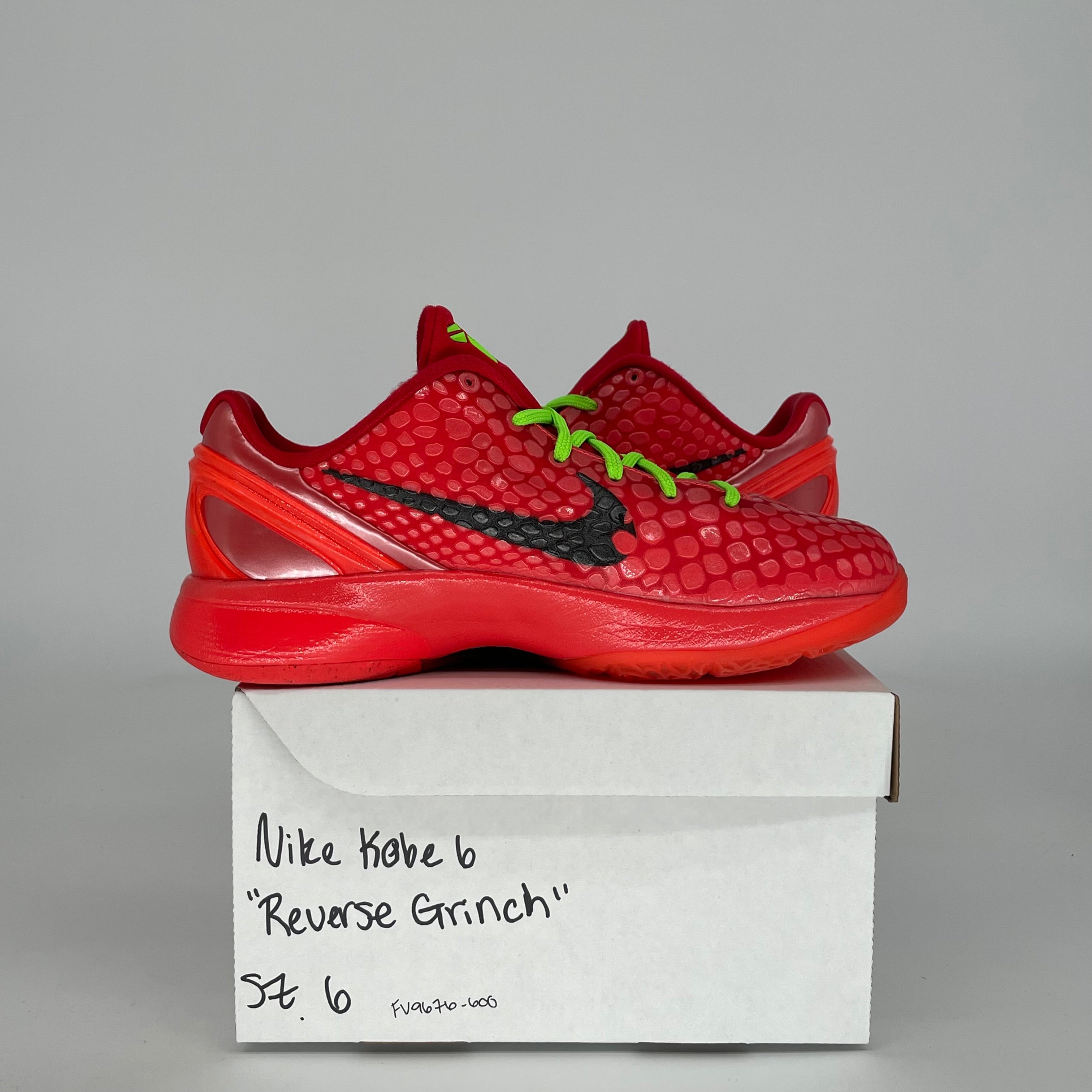 NIKE KOBE 6 REVERSE GRINCH SIZE 6Y FV9676-600