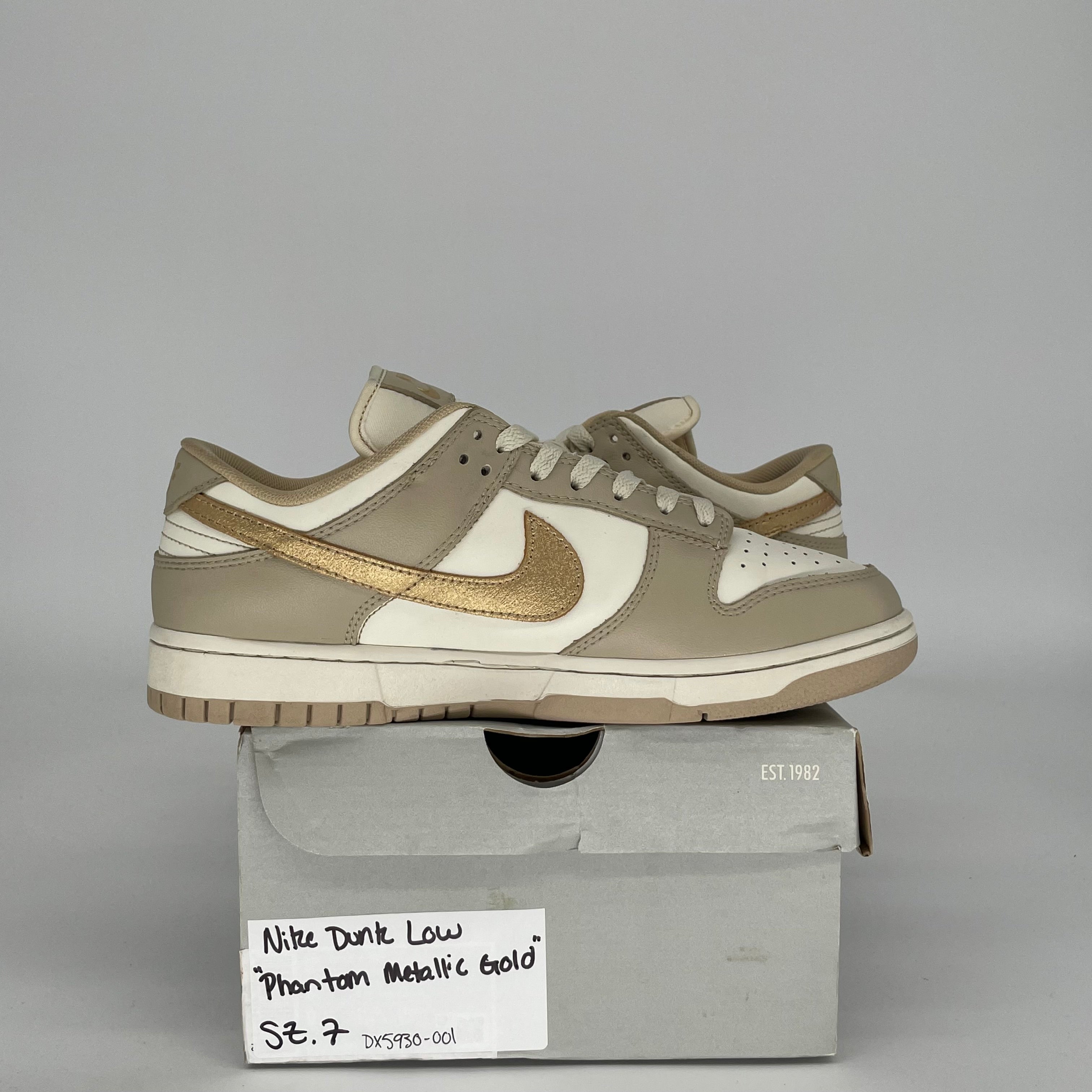 NIKE DUNK LOW PHANTOM METALLIC GOLD W SIZE 7/8.5W