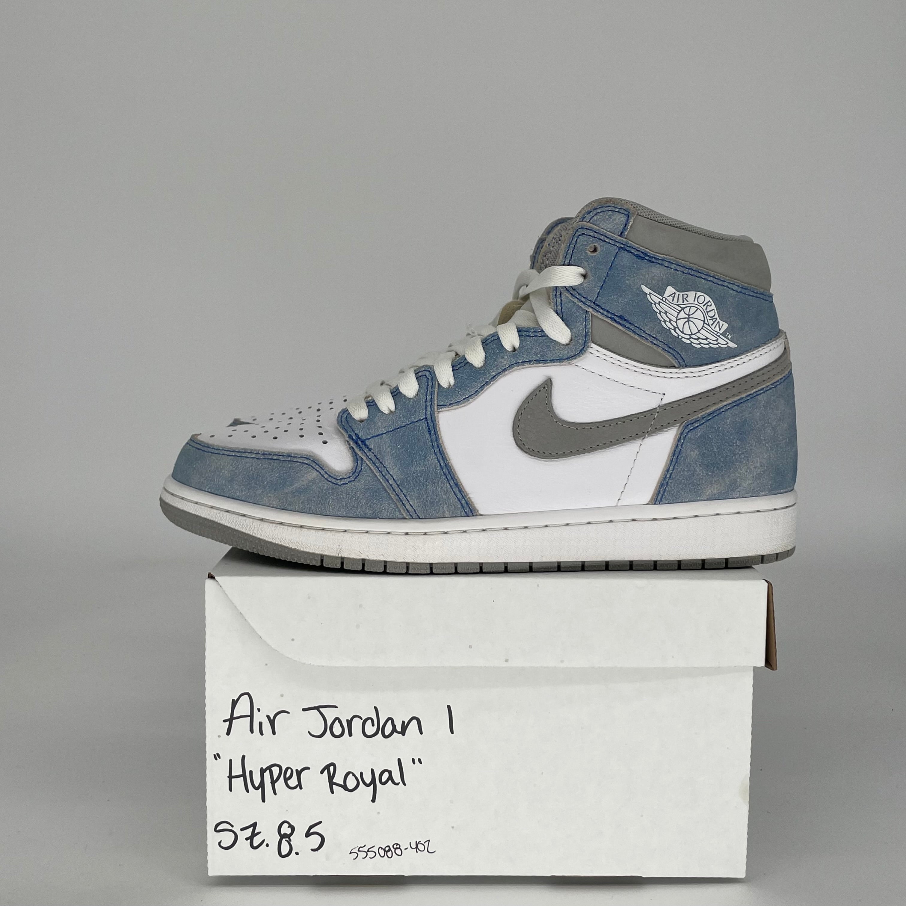 AIR JORDAN 1 HYPER ROYAL SIZE 8.5 555088-402