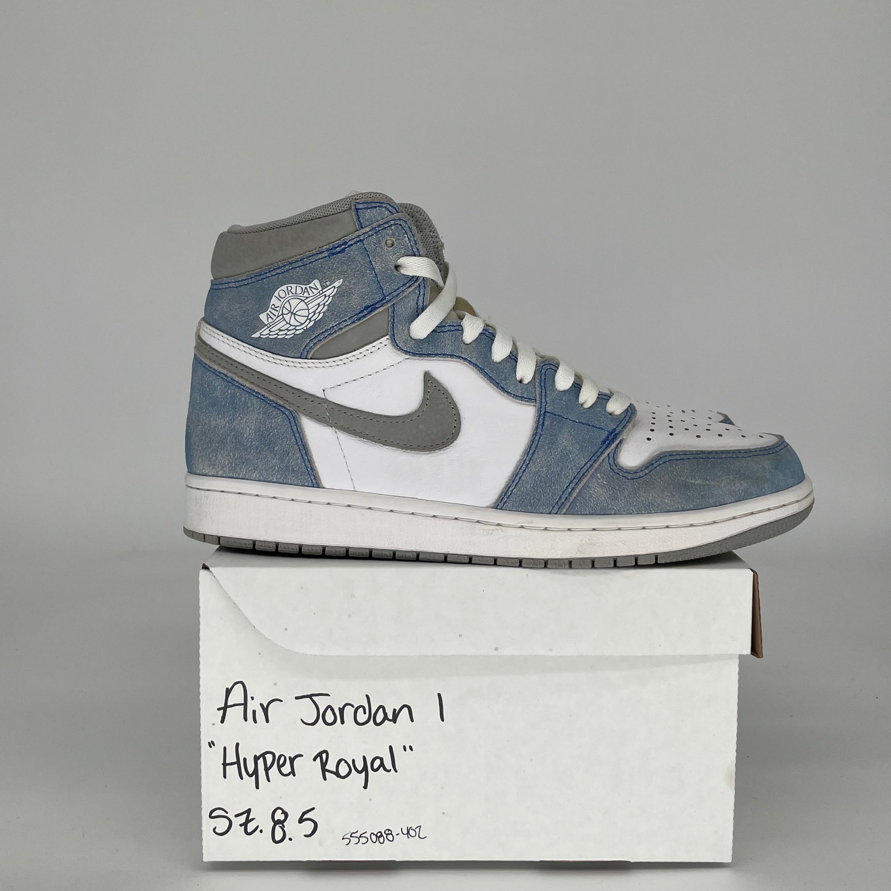 AIR JORDAN 1 HYPER ROYAL SIZE 8.5 555088-402