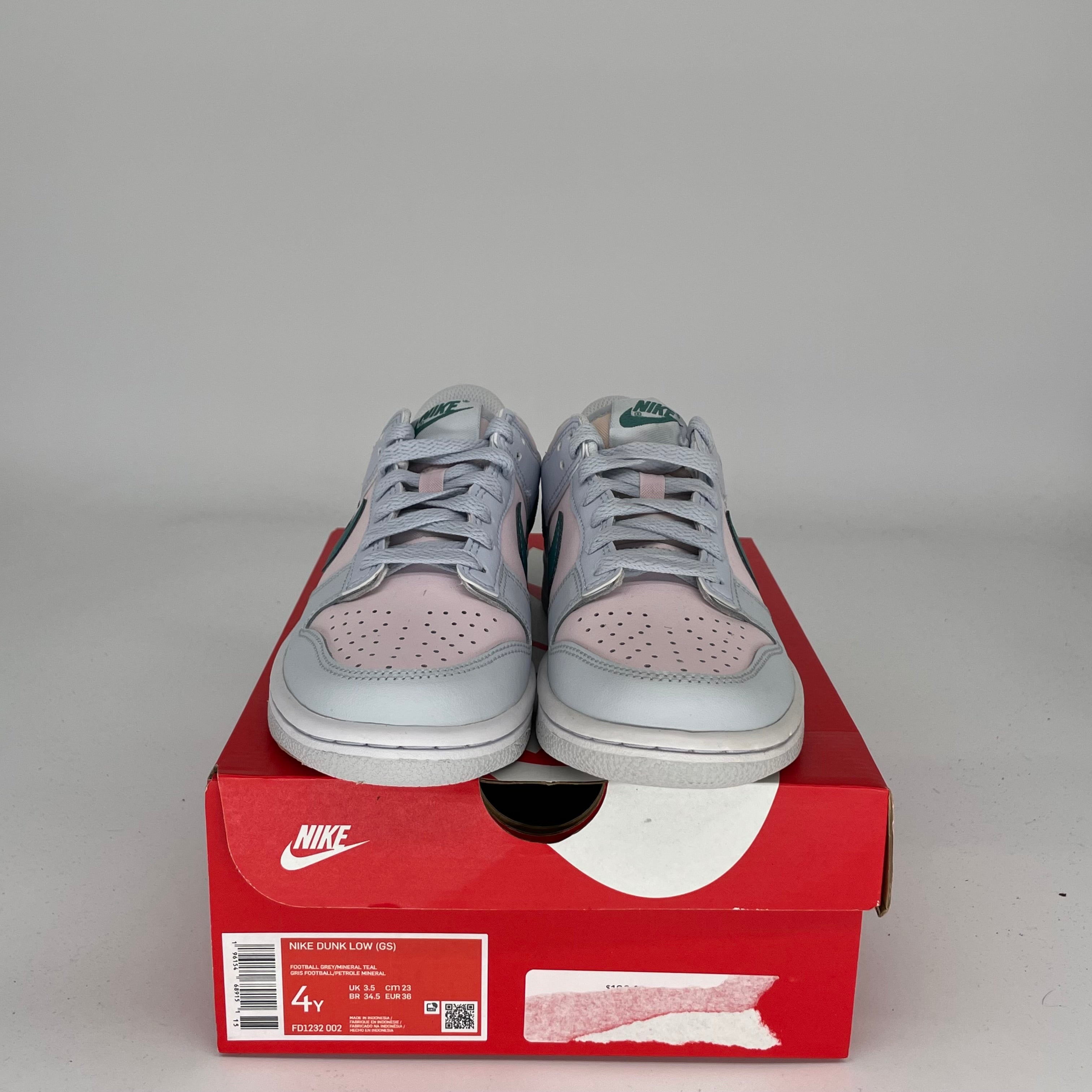 NIKE DUNK LOW MINERAL TEAL SIZE 4Y FD1232-002