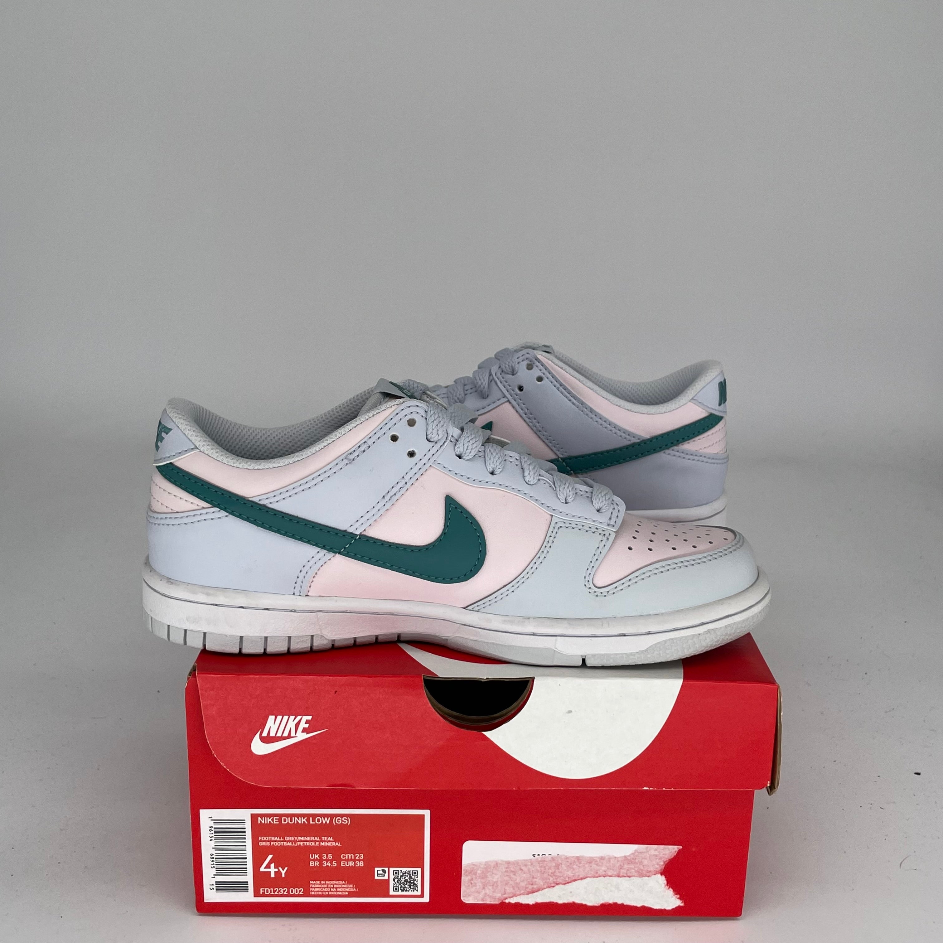 NIKE DUNK LOW MINERAL TEAL SIZE 4Y FD1232-002