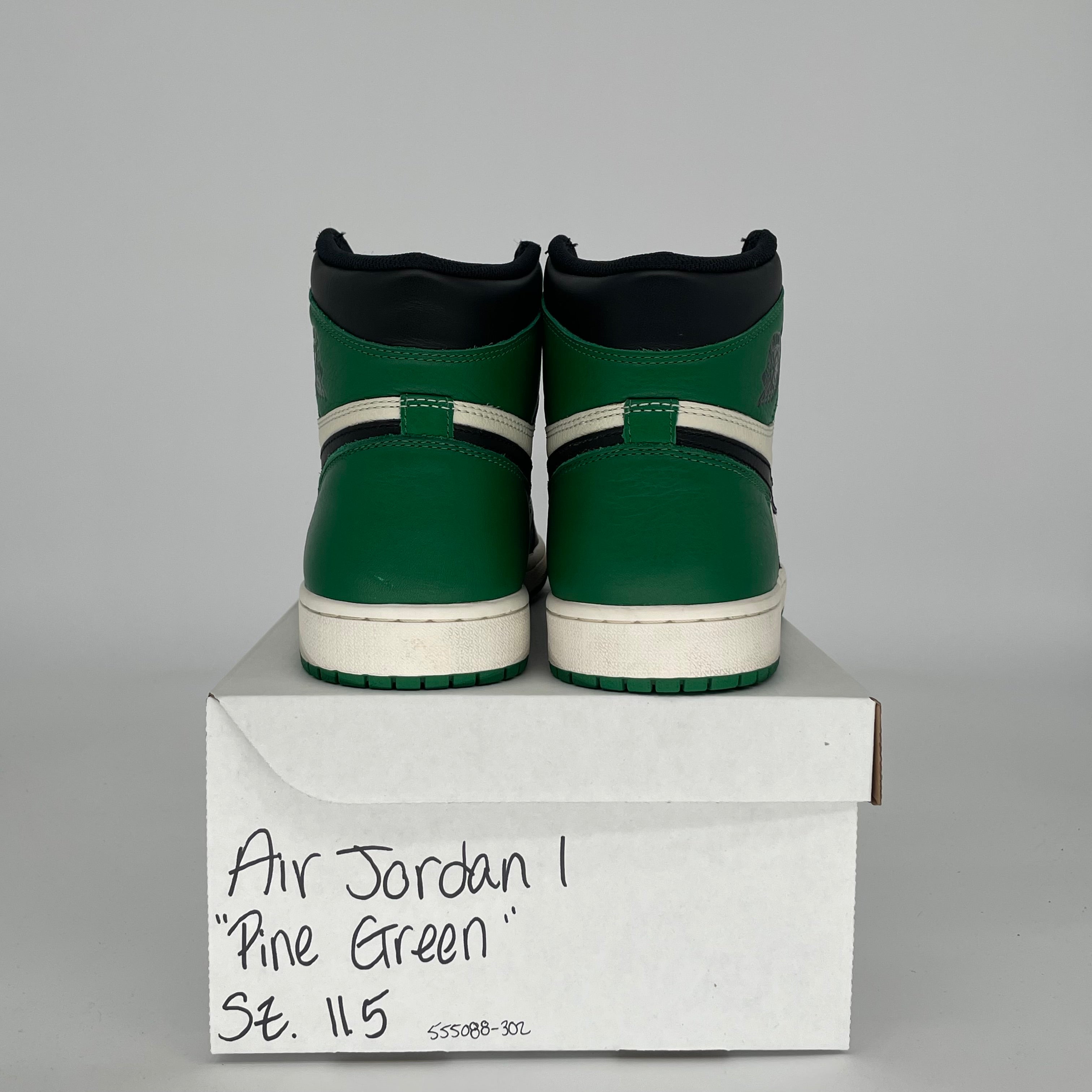 AIR JORDAN 1 PINE GREEN SIZE 11.5 555088-302