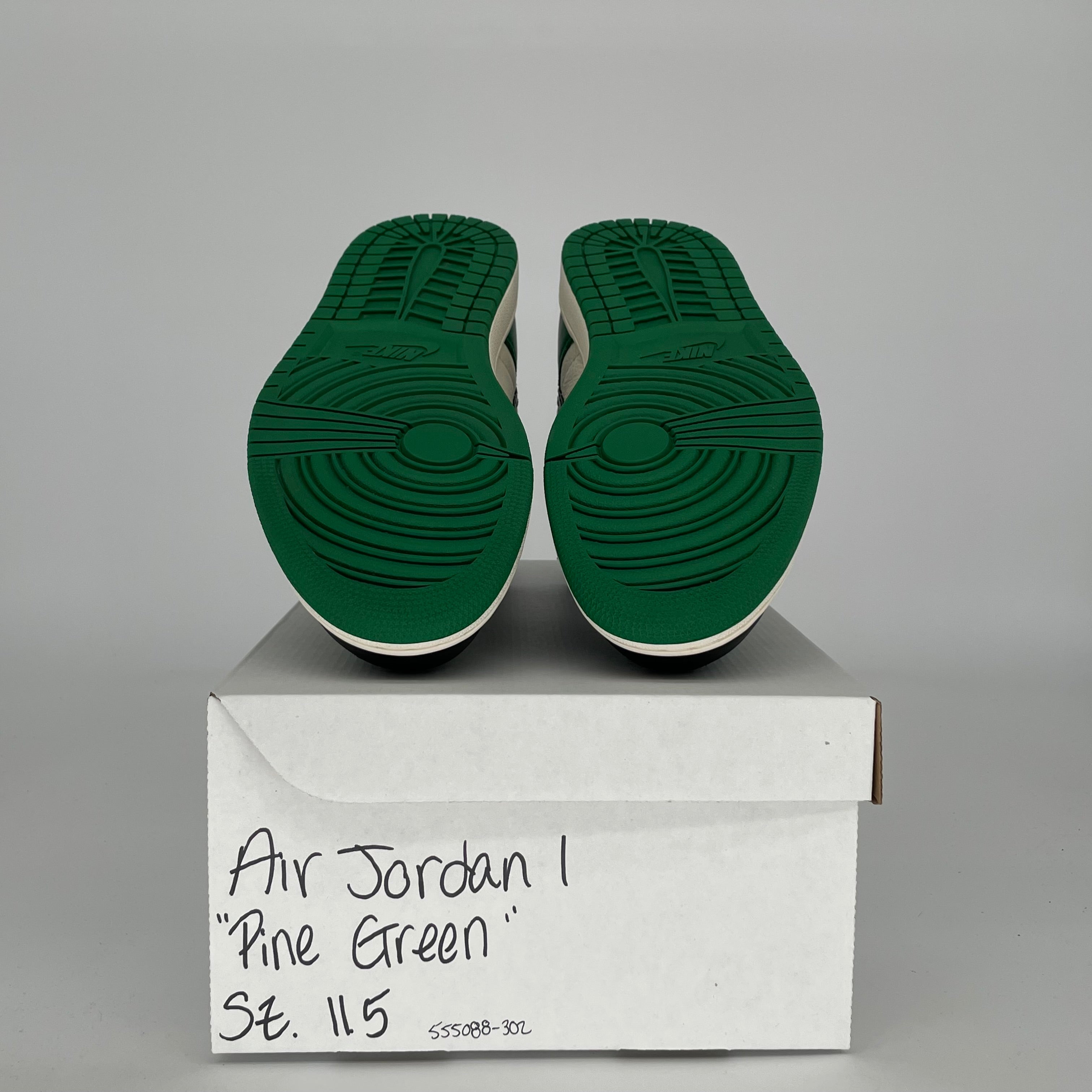 AIR JORDAN 1 PINE GREEN SIZE 11.5 555088-302