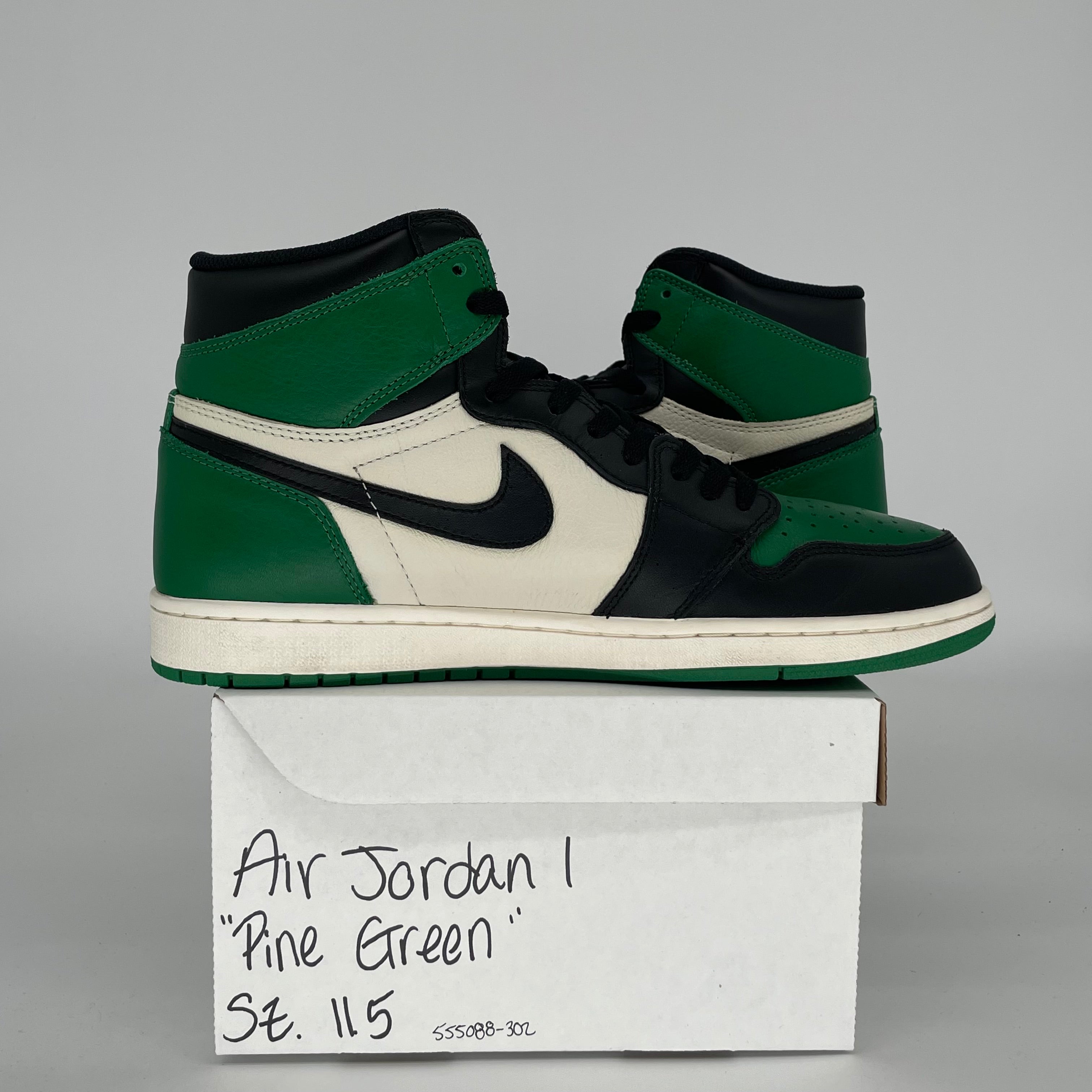 AIR JORDAN 1 PINE GREEN SIZE 11.5 555088-302