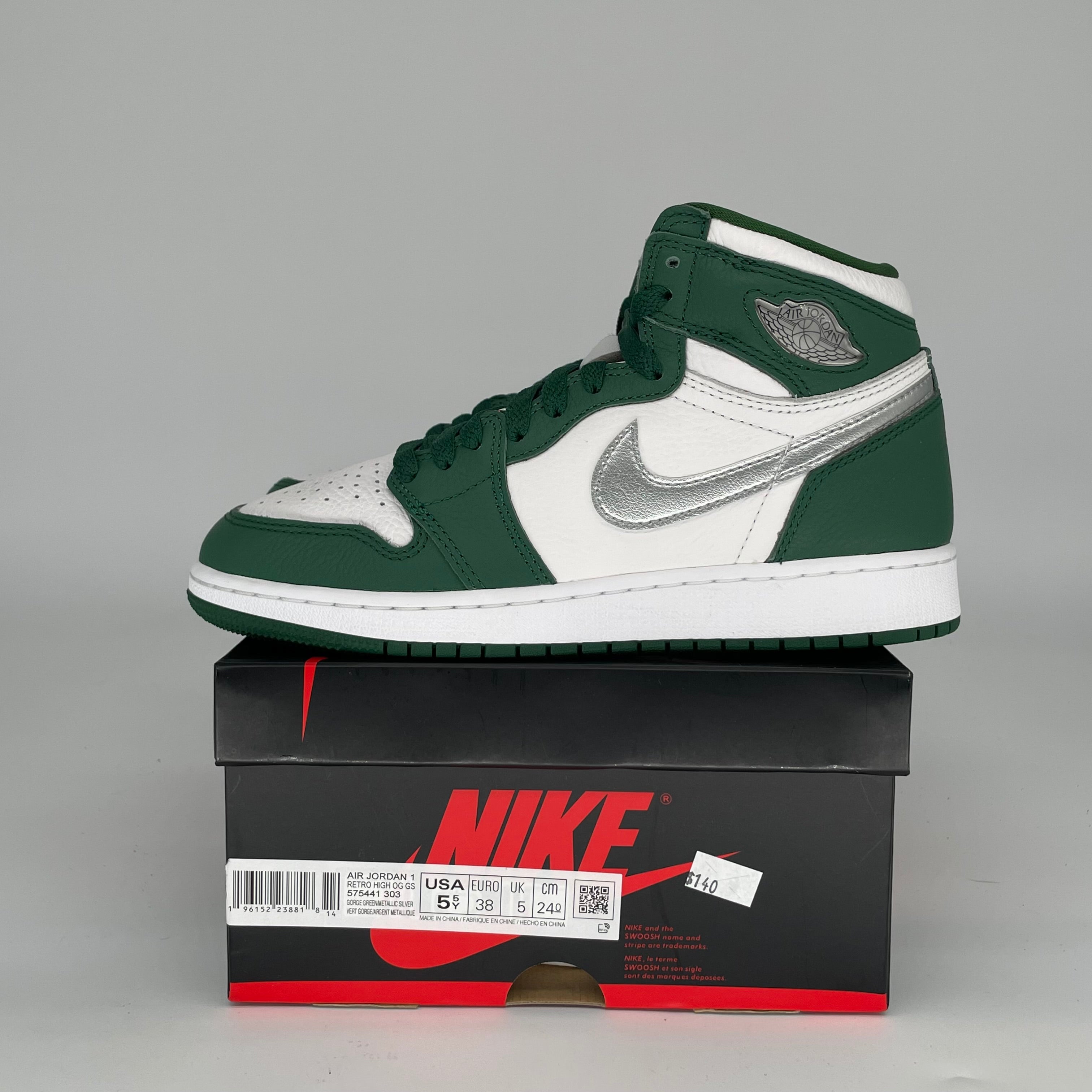 AIR JORDAN 1 GORGE GREEN SIZE 5.5Y 575441-303