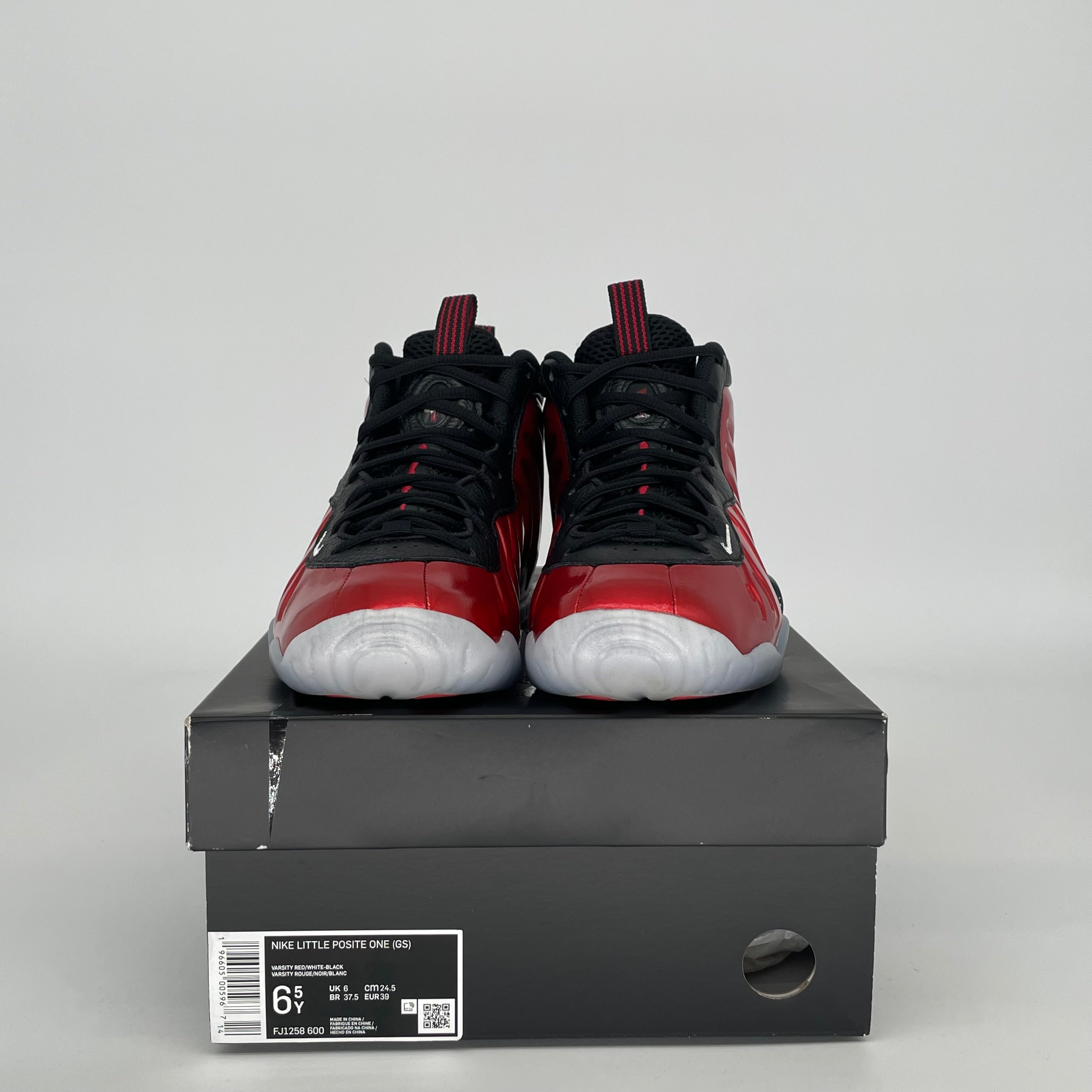 NIKE AIR FOAMPOSITE METALLIC RED SIZE 6.5Y FJ1258-600