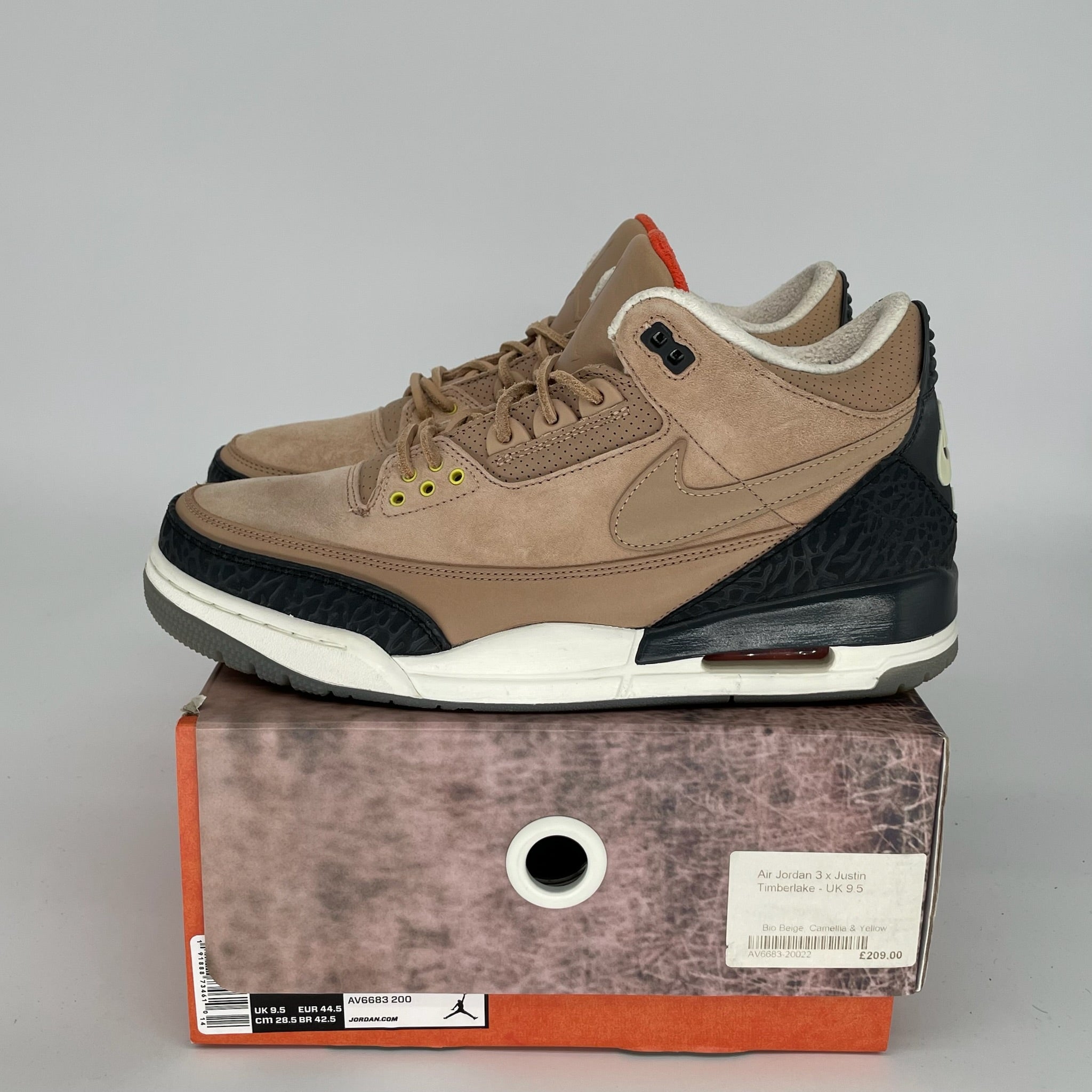 AIR JORDAN 3 JTH BIO BEIGE SIZE 10.5 AV6683-200