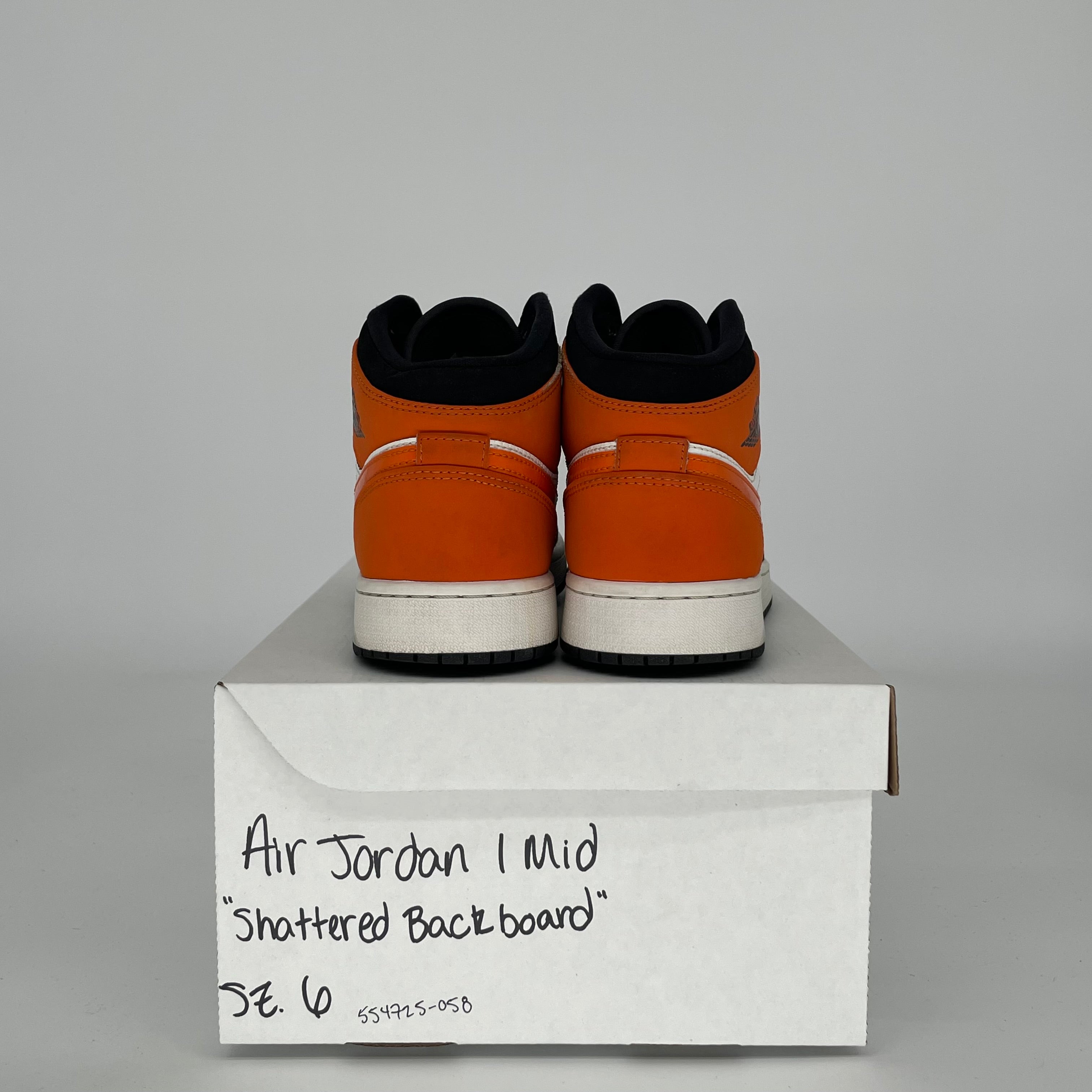 AIR JORDAN 1 MID SHATTERED BACKBOARD SIZE 6Y 554725-058