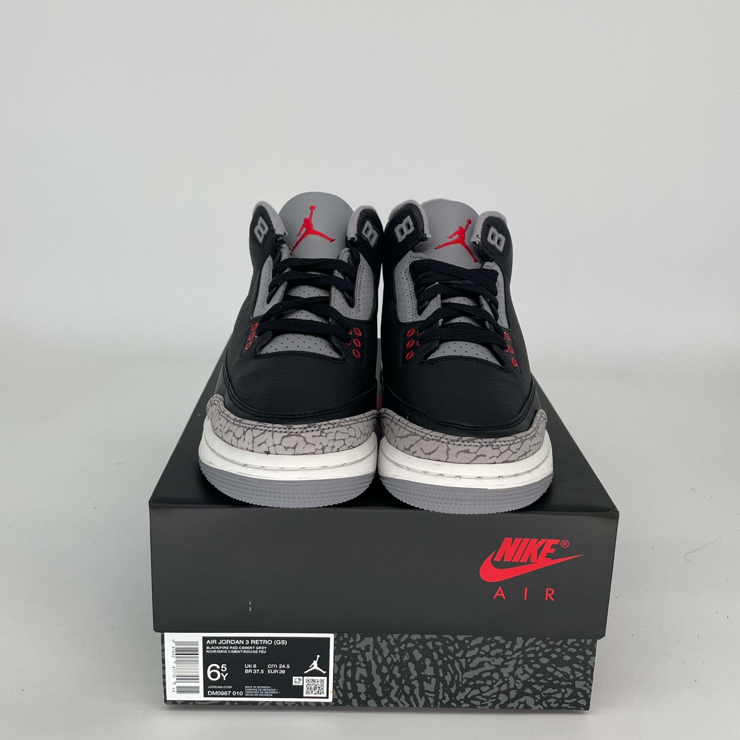 AIR JORDAN 3 BLACK CEMENT SIZE 6.5Y DM0967-010