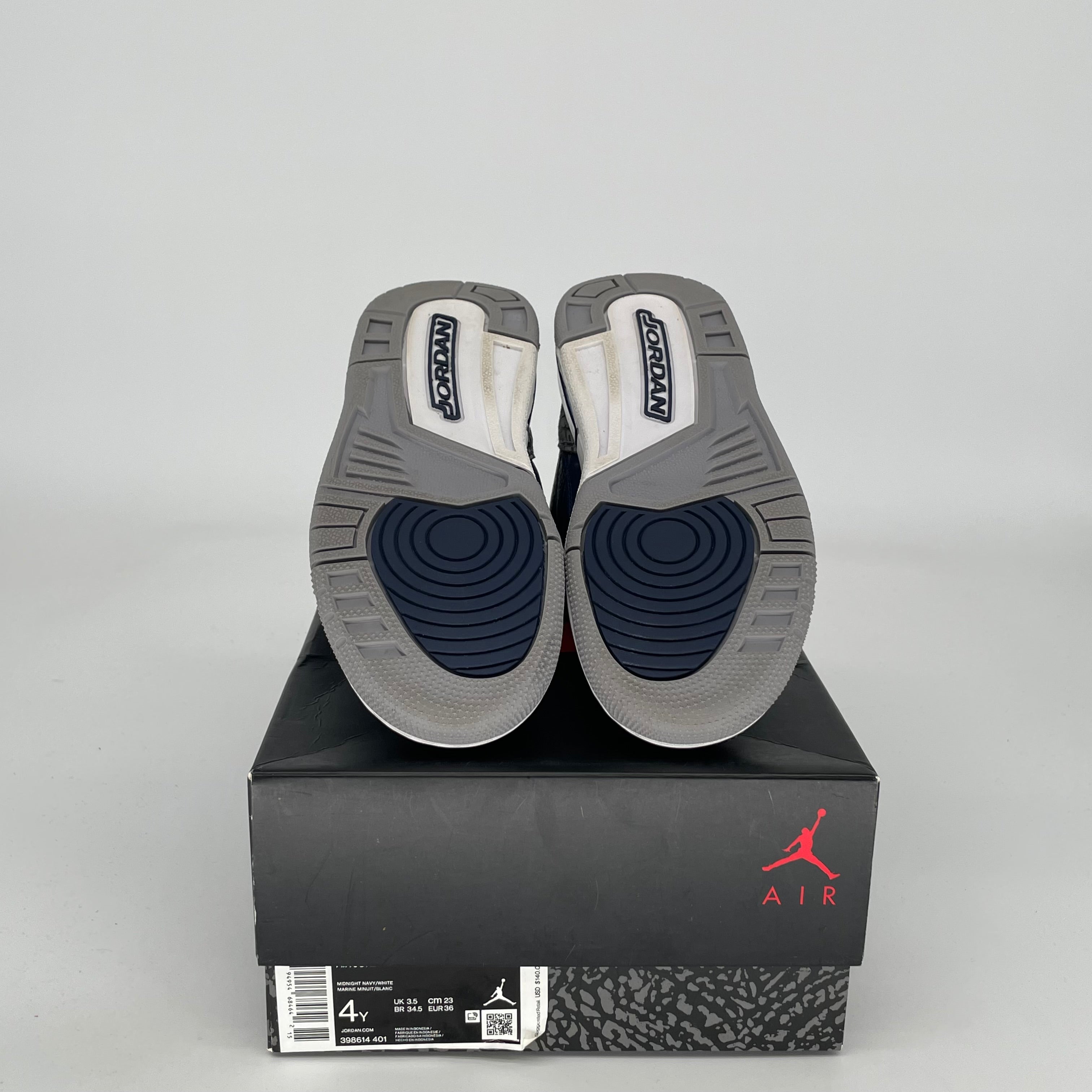 AIR JORDAN 3 GEORGETOWN SIZE 4Y 398614-401