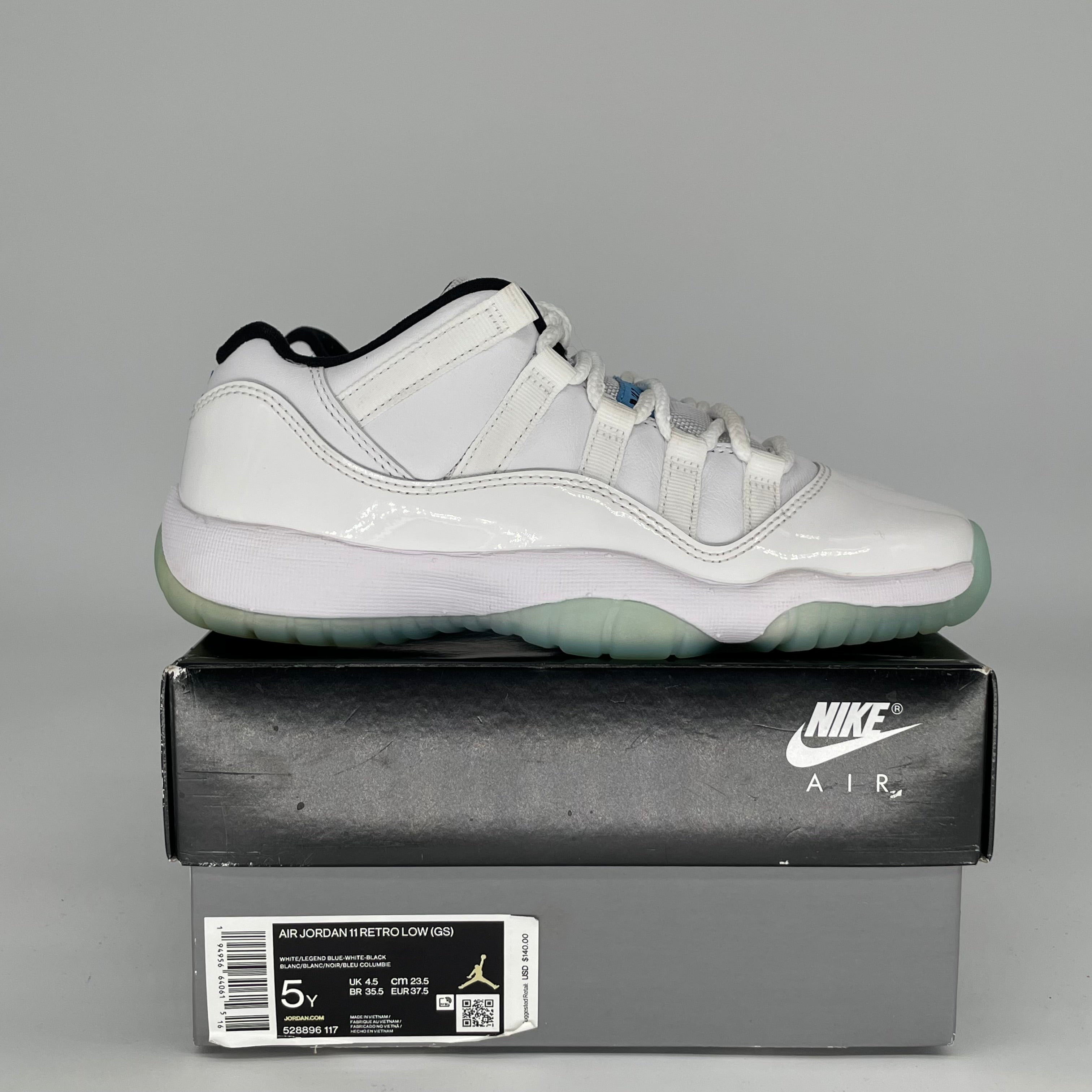 AIR JORDAN 11 LOW LEGEND BLUE SIZE 5 528896-117