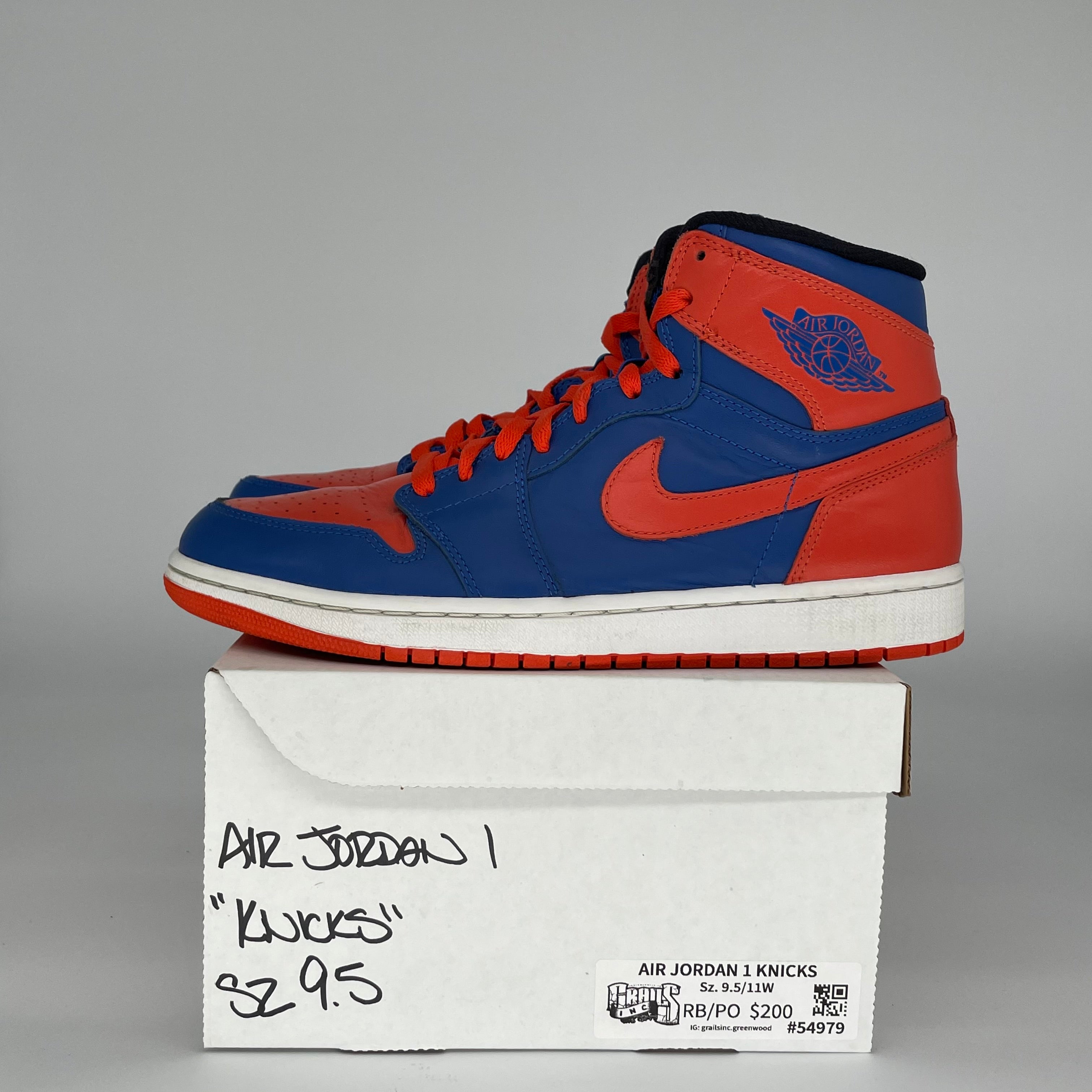 AIR JORDAN 1 KNICKS SIZE 9.5 555088-407