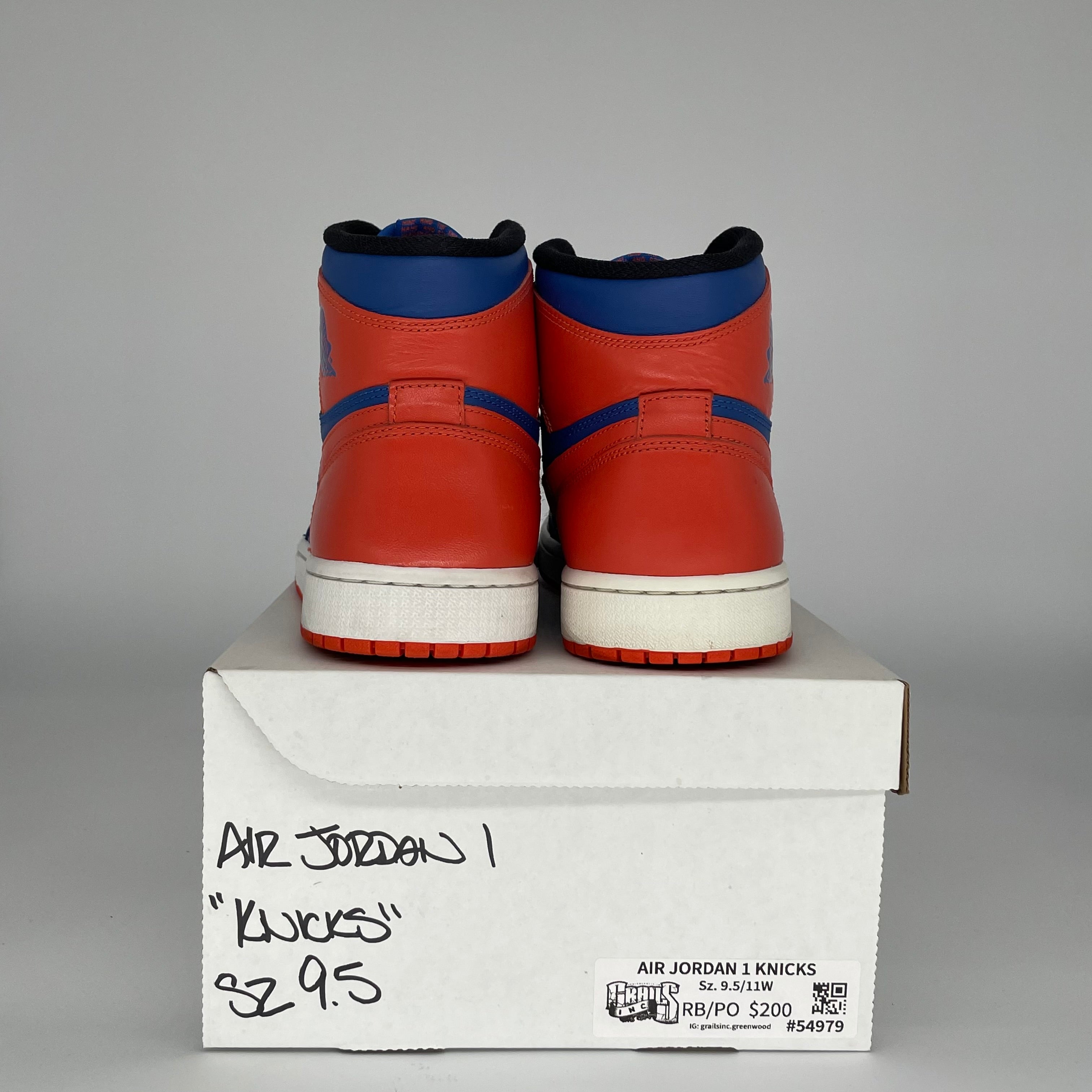 AIR JORDAN 1 KNICKS SIZE 9.5 555088-407