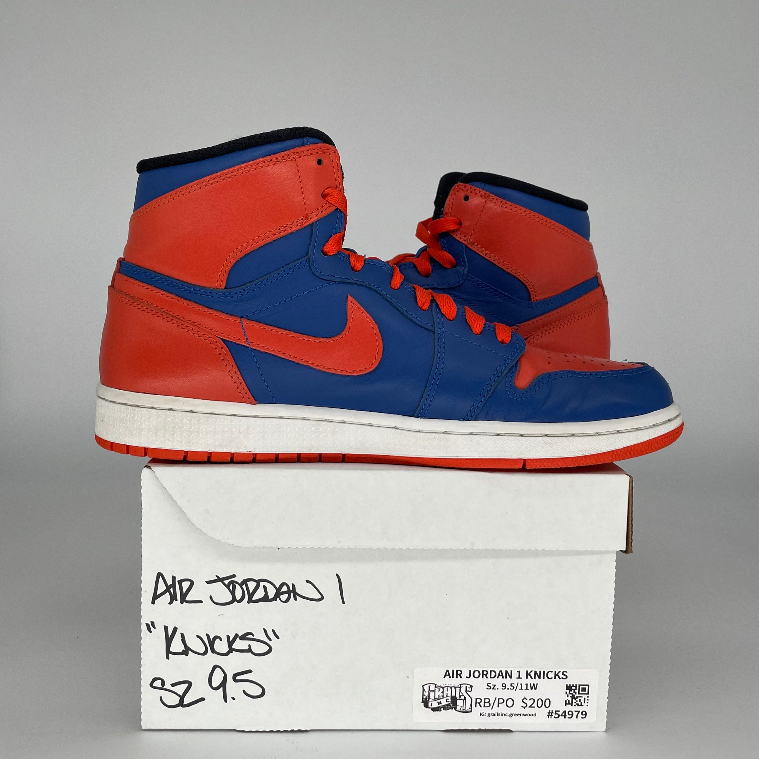 AIR JORDAN 1 KNICKS SIZE 9.5 555088-407