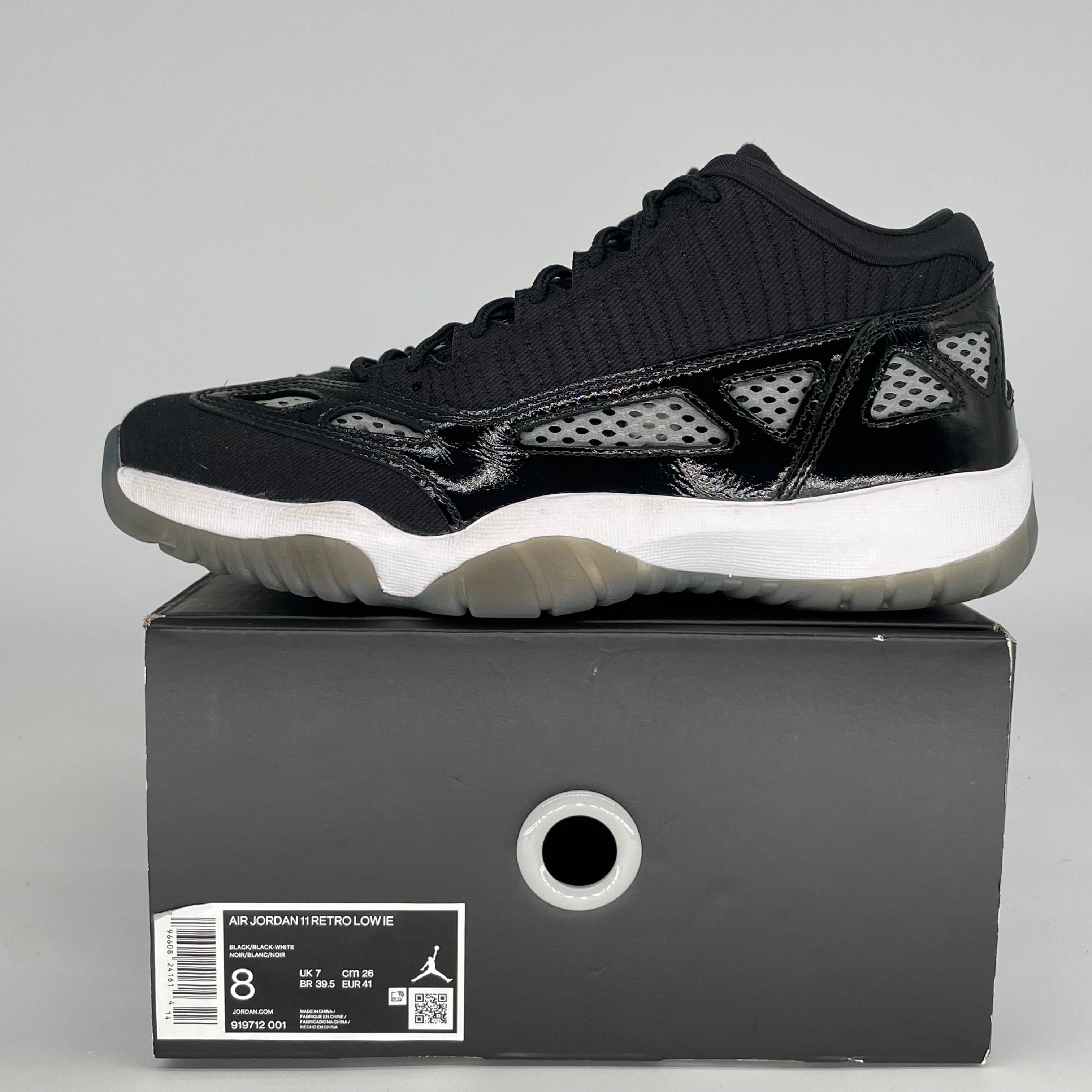 AIR JORDAN 11 LOW IE CRAFT BLACK WHITE SIZE 8 919712-001