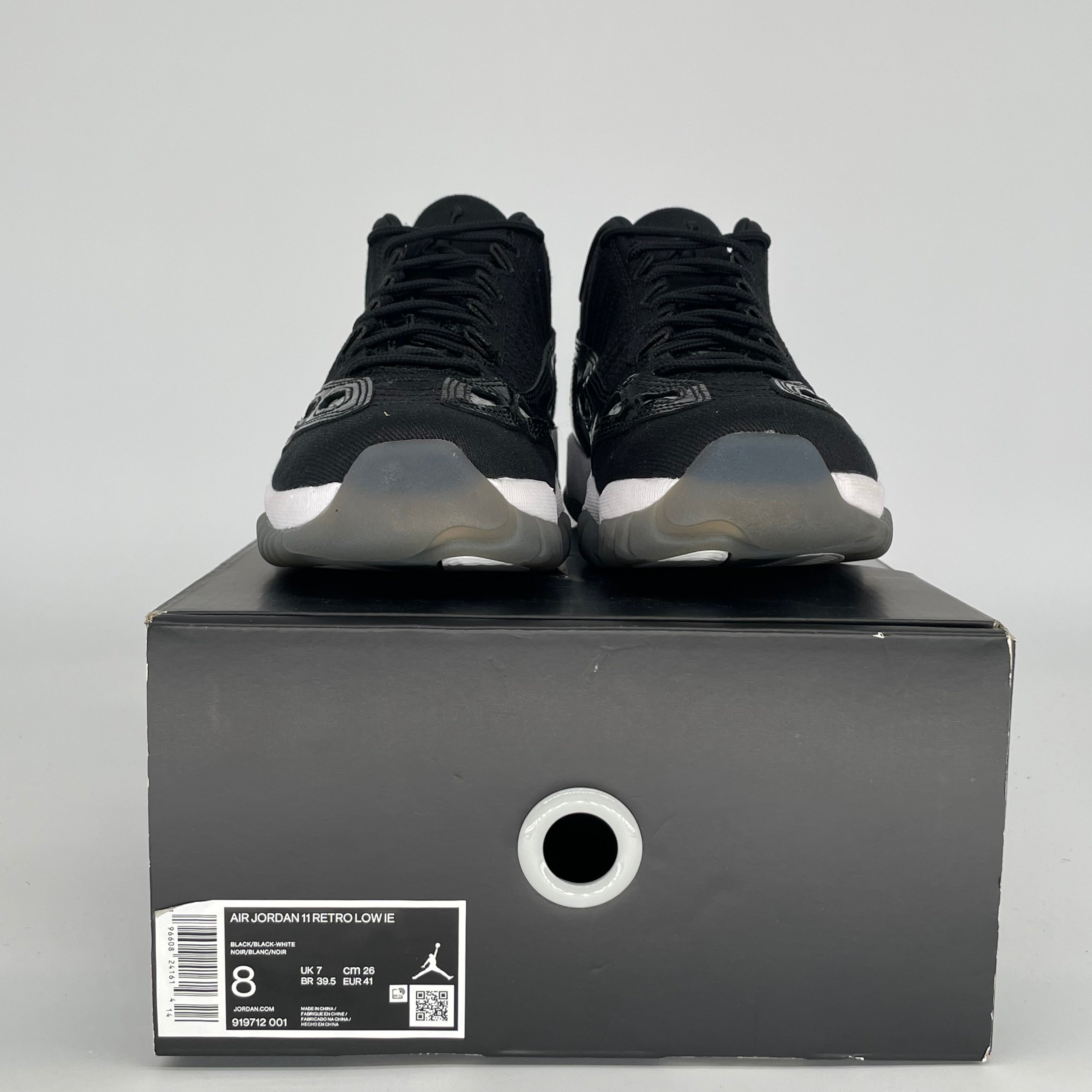 AIR JORDAN 11 LOW IE CRAFT BLACK WHITE SIZE 8 919712-001