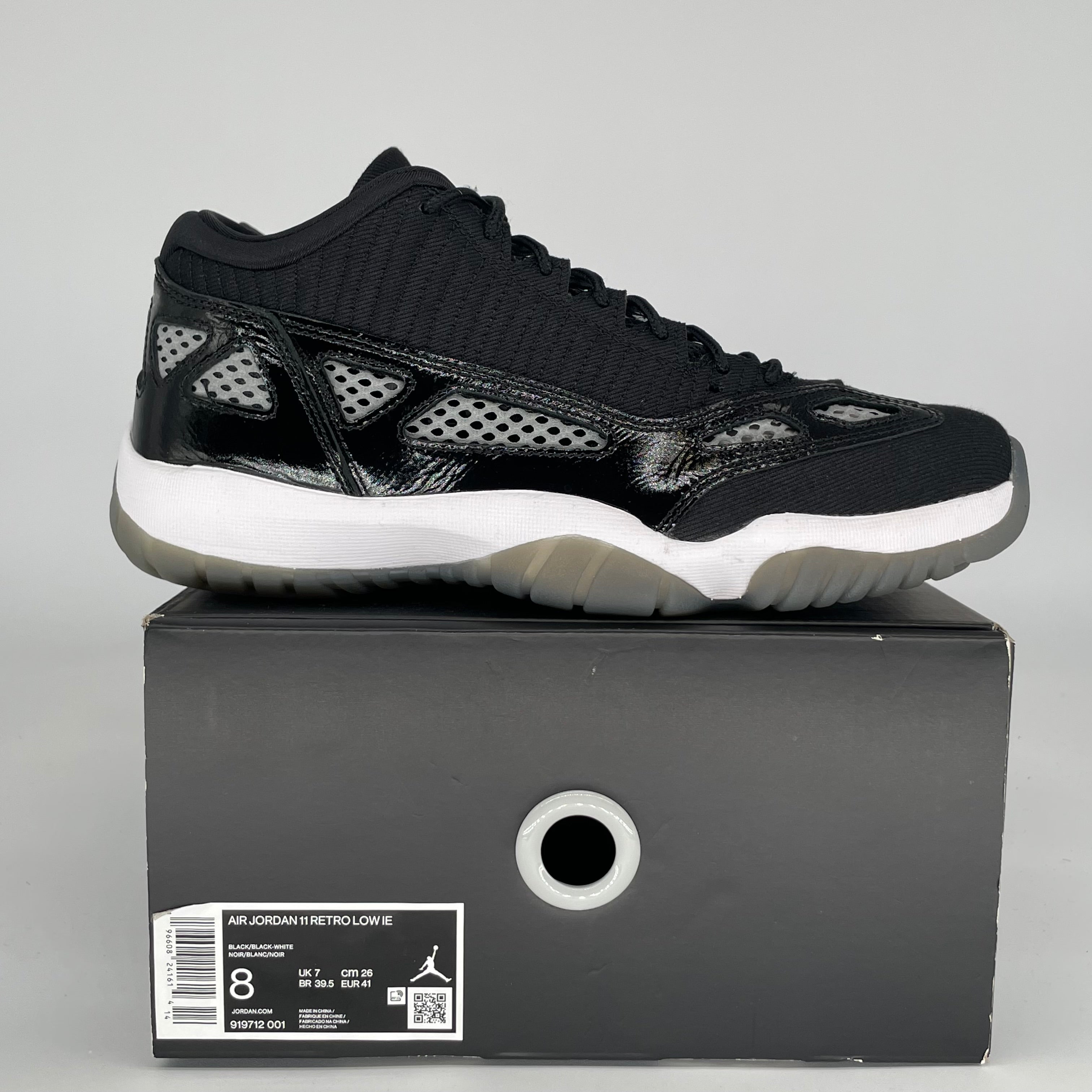 AIR JORDAN 11 LOW IE CRAFT BLACK WHITE SIZE 8 919712-001