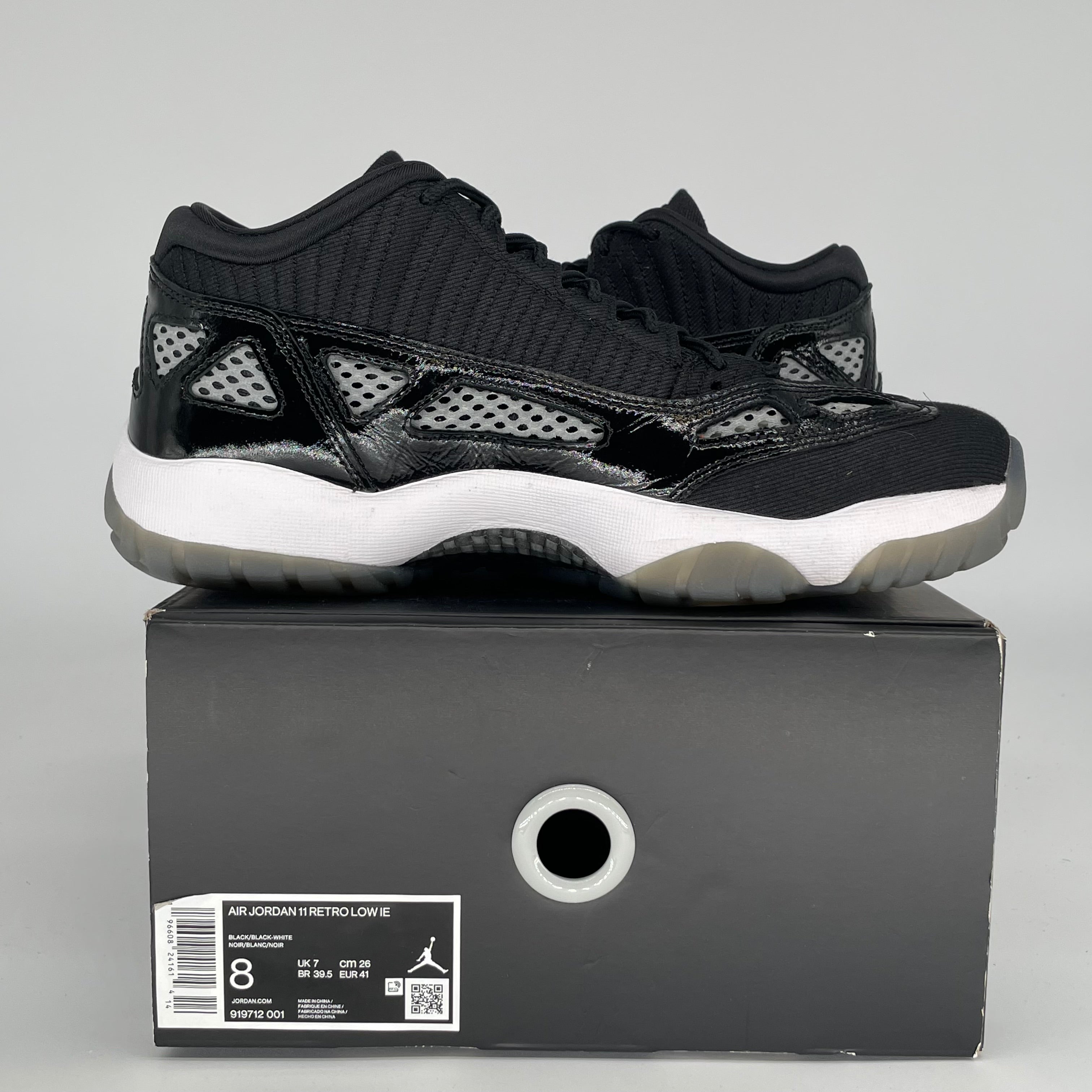 AIR JORDAN 11 LOW IE CRAFT BLACK WHITE SIZE 8 919712-001