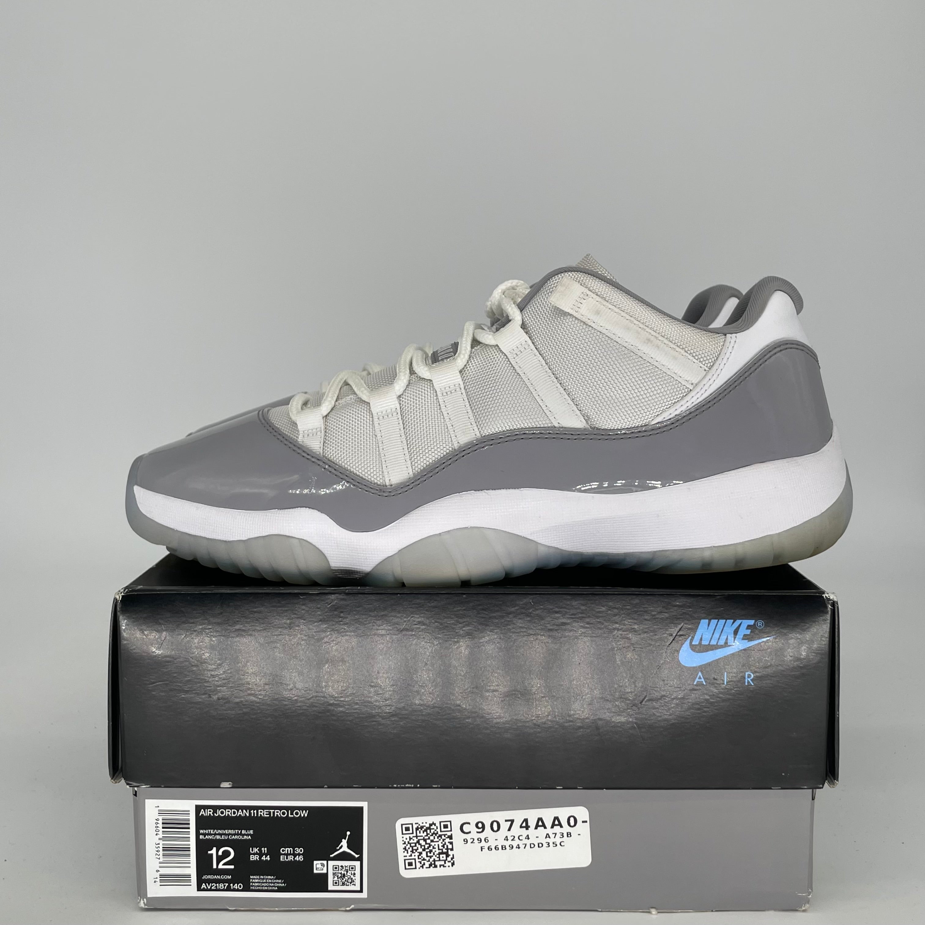 AIR JORDAN 11 LOW CEMENT GREY SIZE 12 AV2187-140