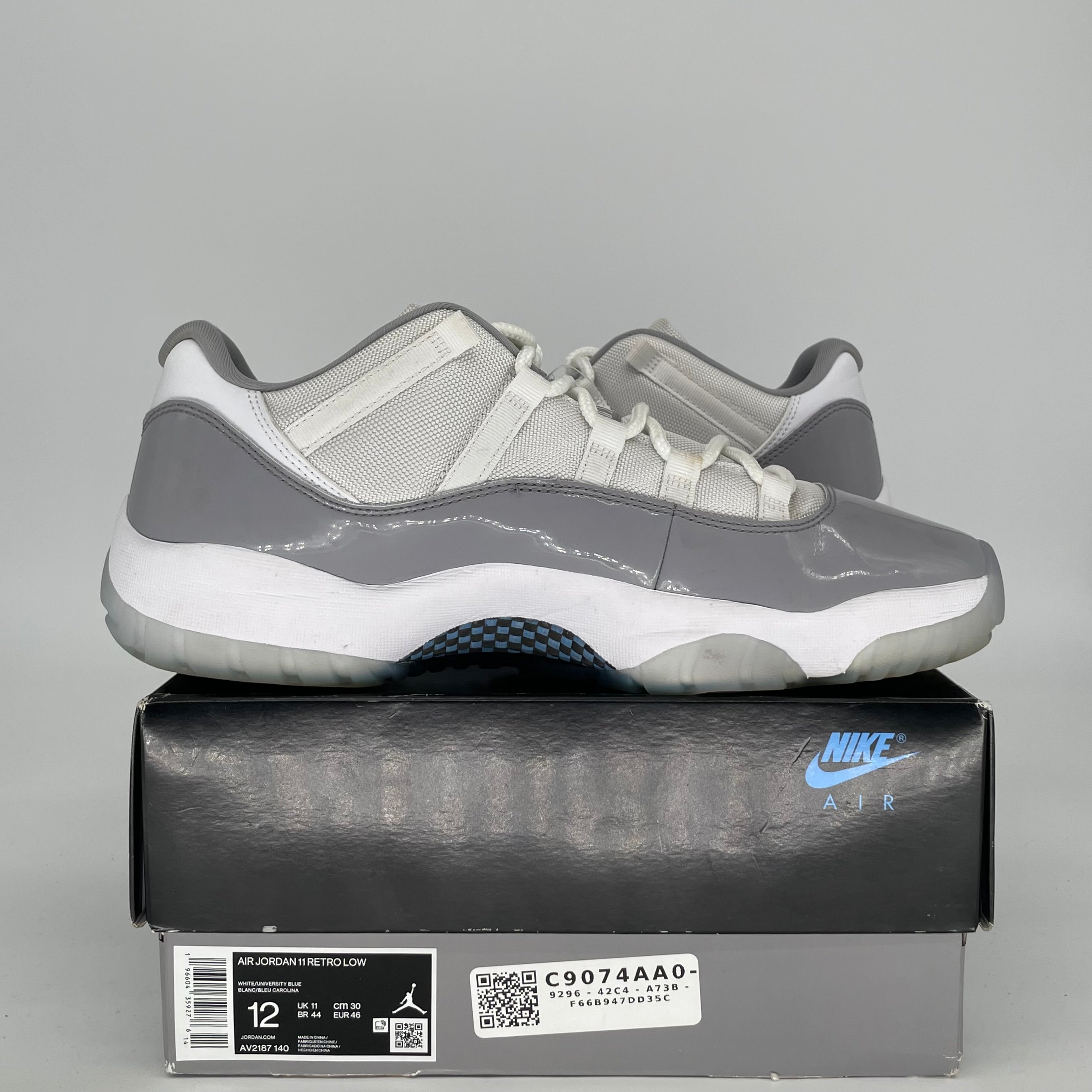 AIR JORDAN 11 LOW CEMENT GREY SIZE 12 AV2187-140