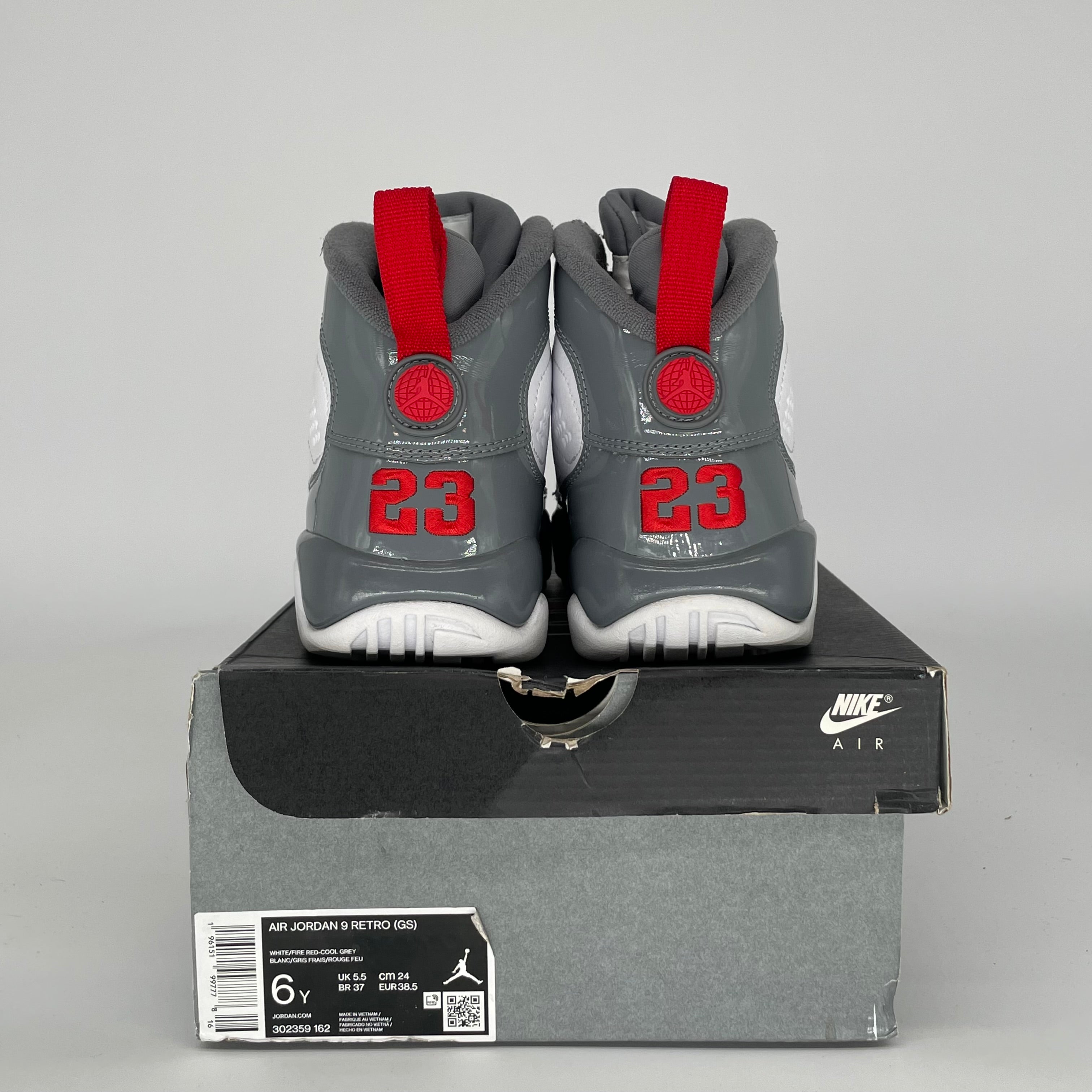 AIR JORDAN 9 FIRE RED SIZE 6Y 302359-162