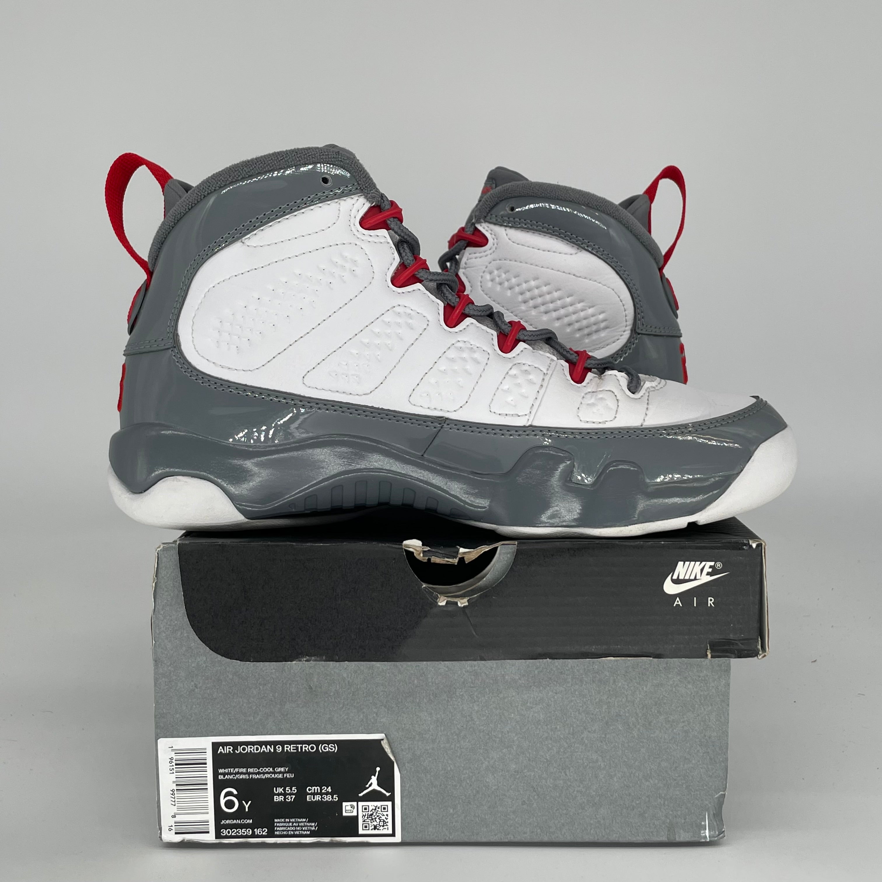 AIR JORDAN 9 FIRE RED SIZE 6Y 302359-162