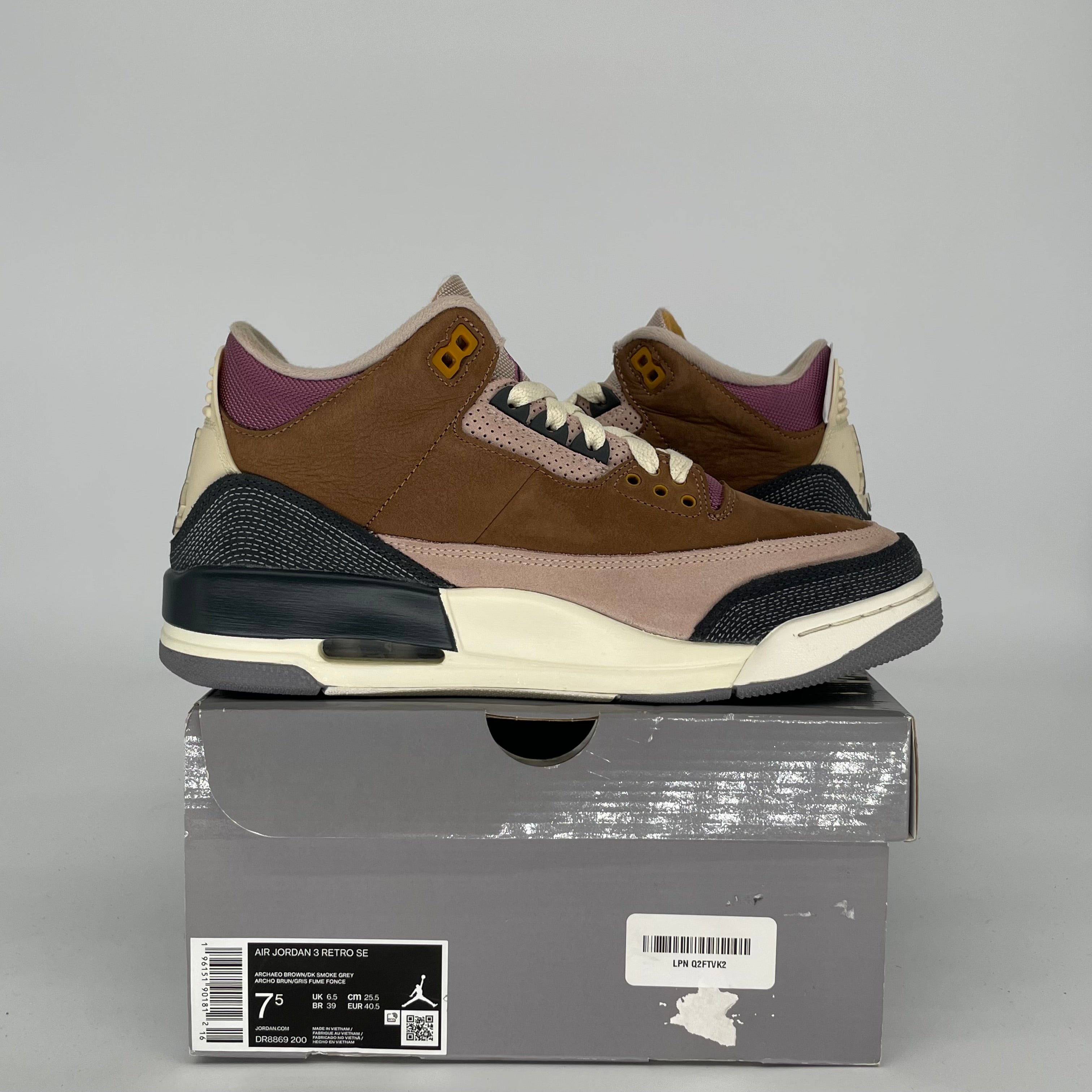 AIR JORDAN 3 WINTERIZED ARCHAEO BROWN SIZE 7.5 DR8869-200