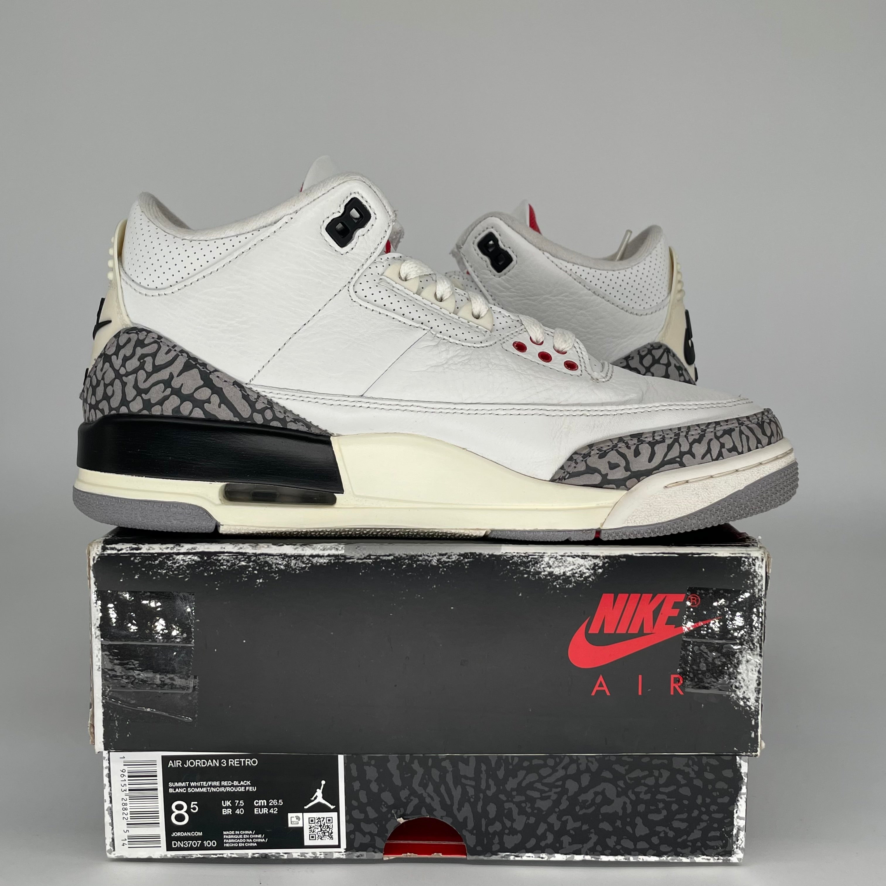 AIR JORDAN 3 WHITE CEMENT REIMAGINED SIZE 8.5 DN3707-100