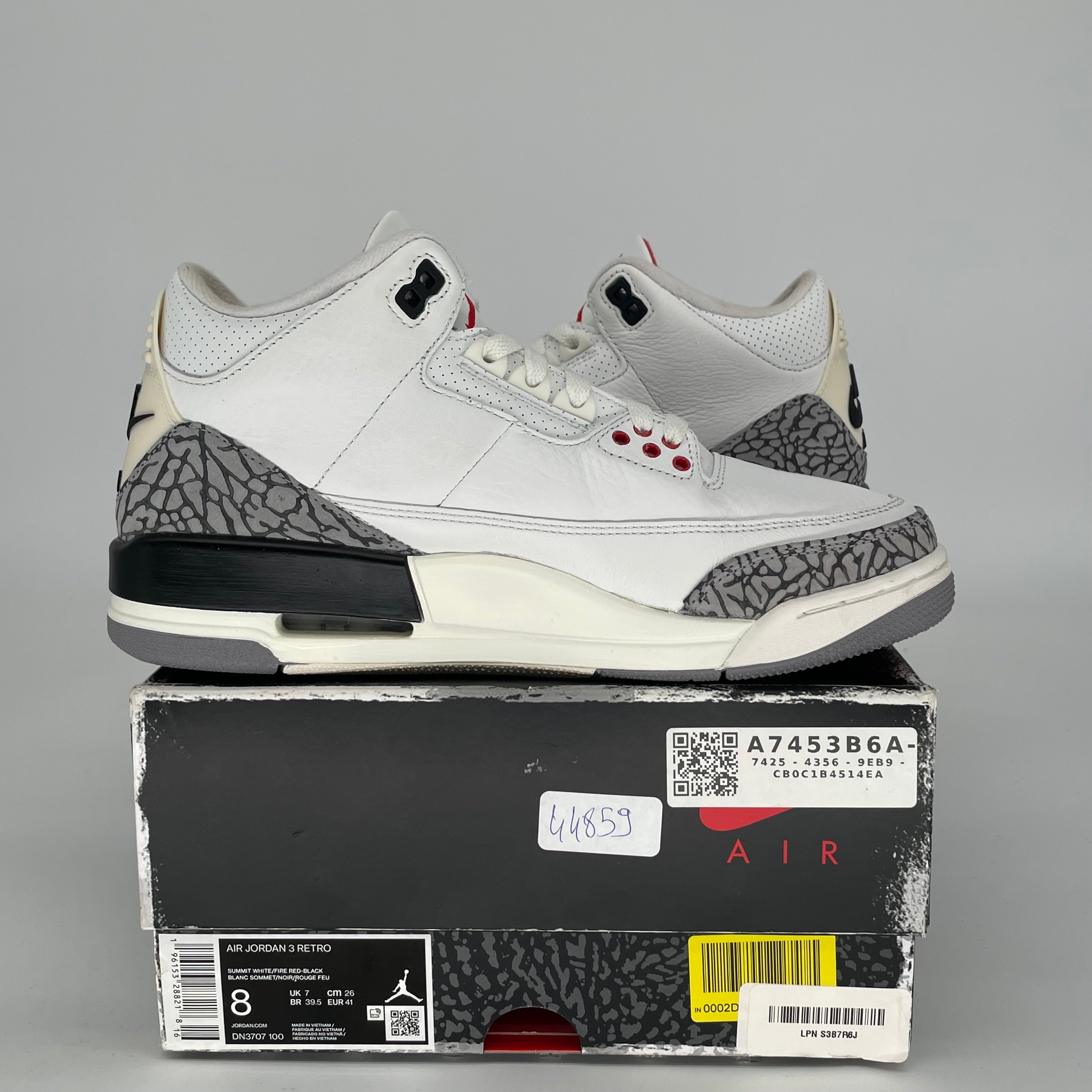 AIR JORDAN 3 WHITE CEMENT REIMAGINED SIZE 8 DN3707-100