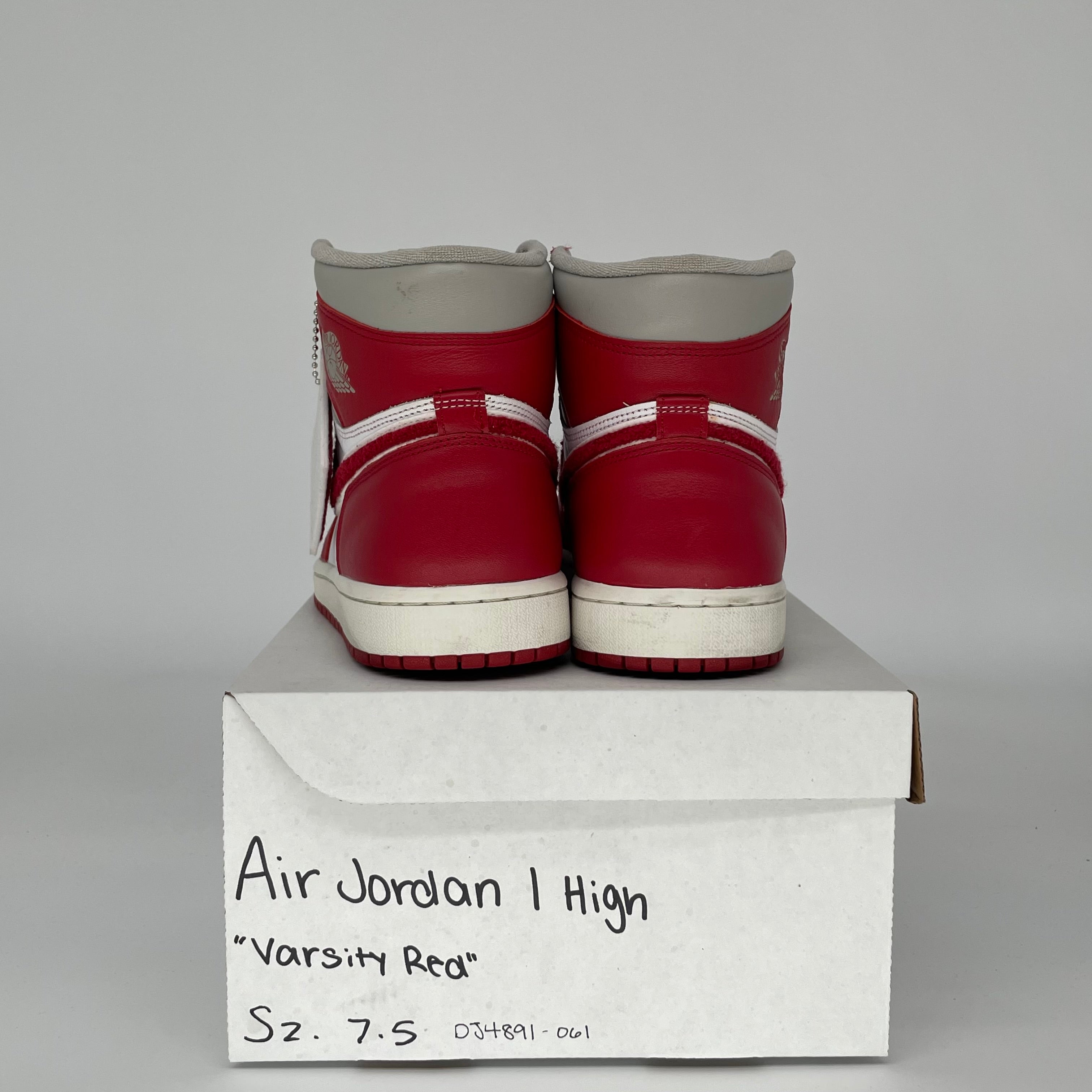 AIR JORDAN 1 VARSITY RED W SIZE 7.5/9W DJ4891-061